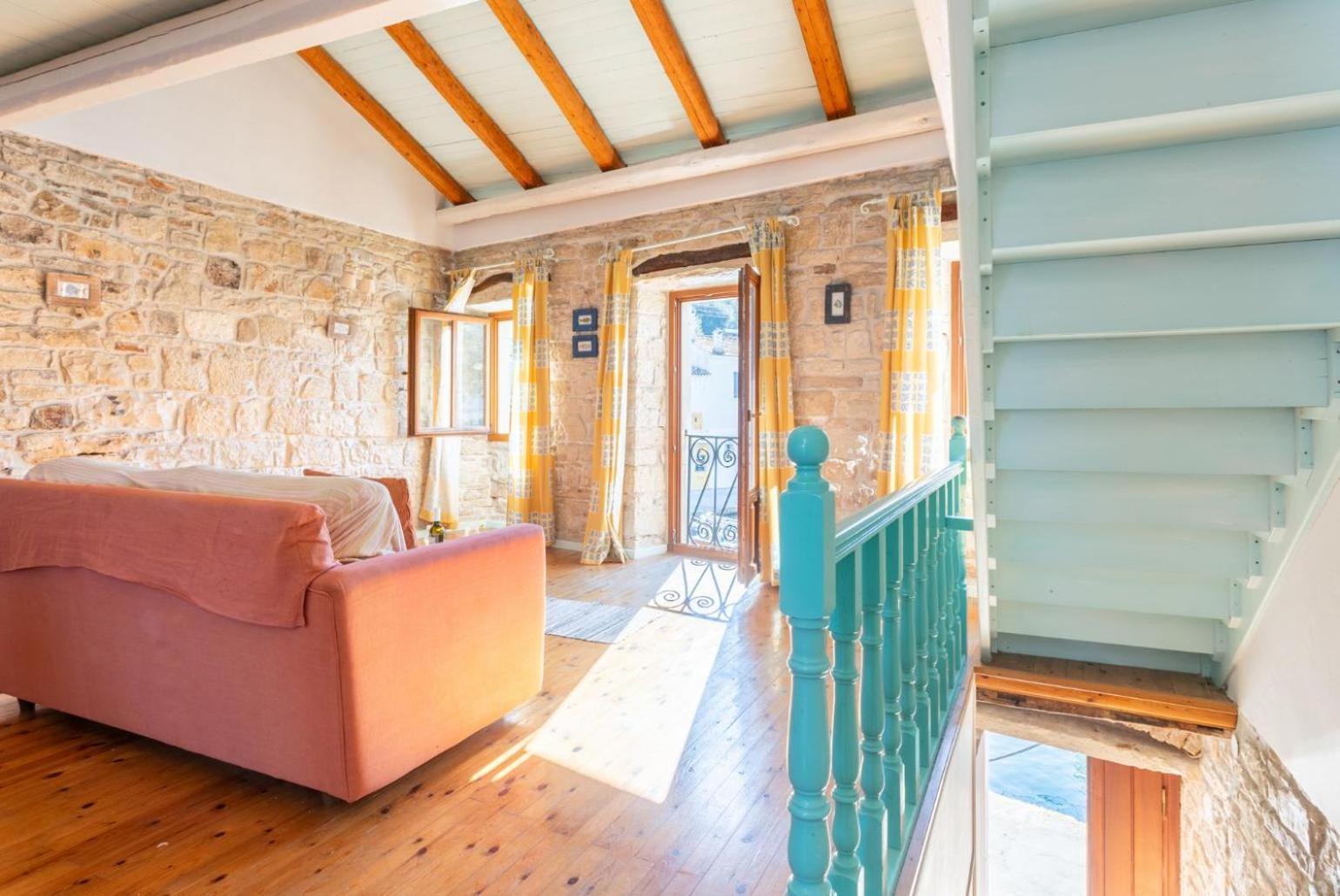 Apartment Spiros Jetty House *