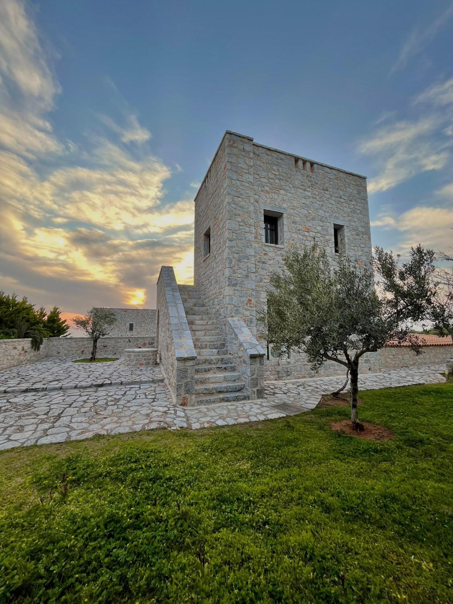 Achelatis Traditional * Areopoli
