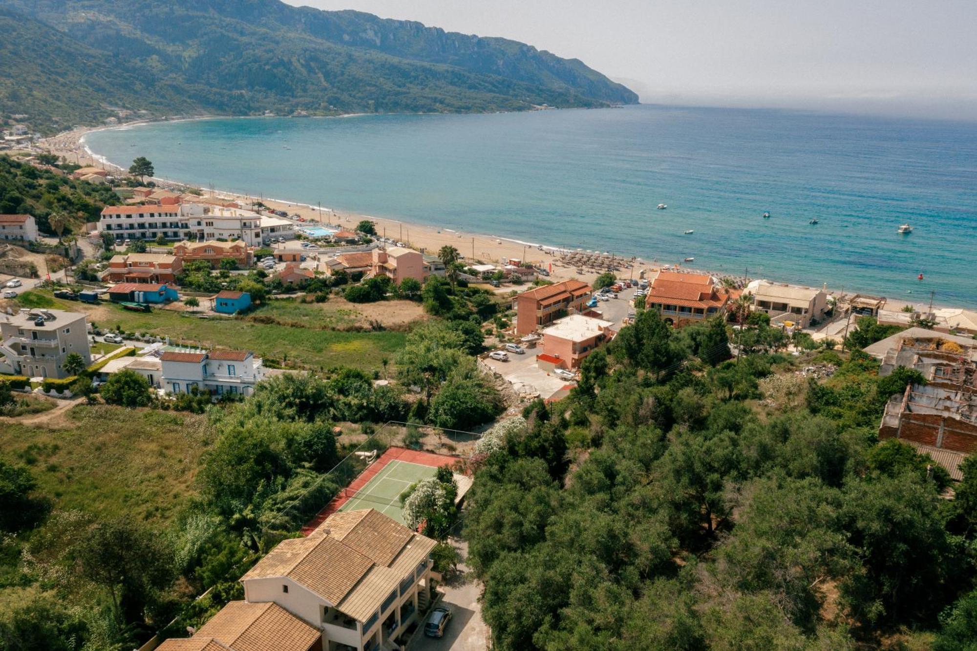 Aparthotel Delfini *
