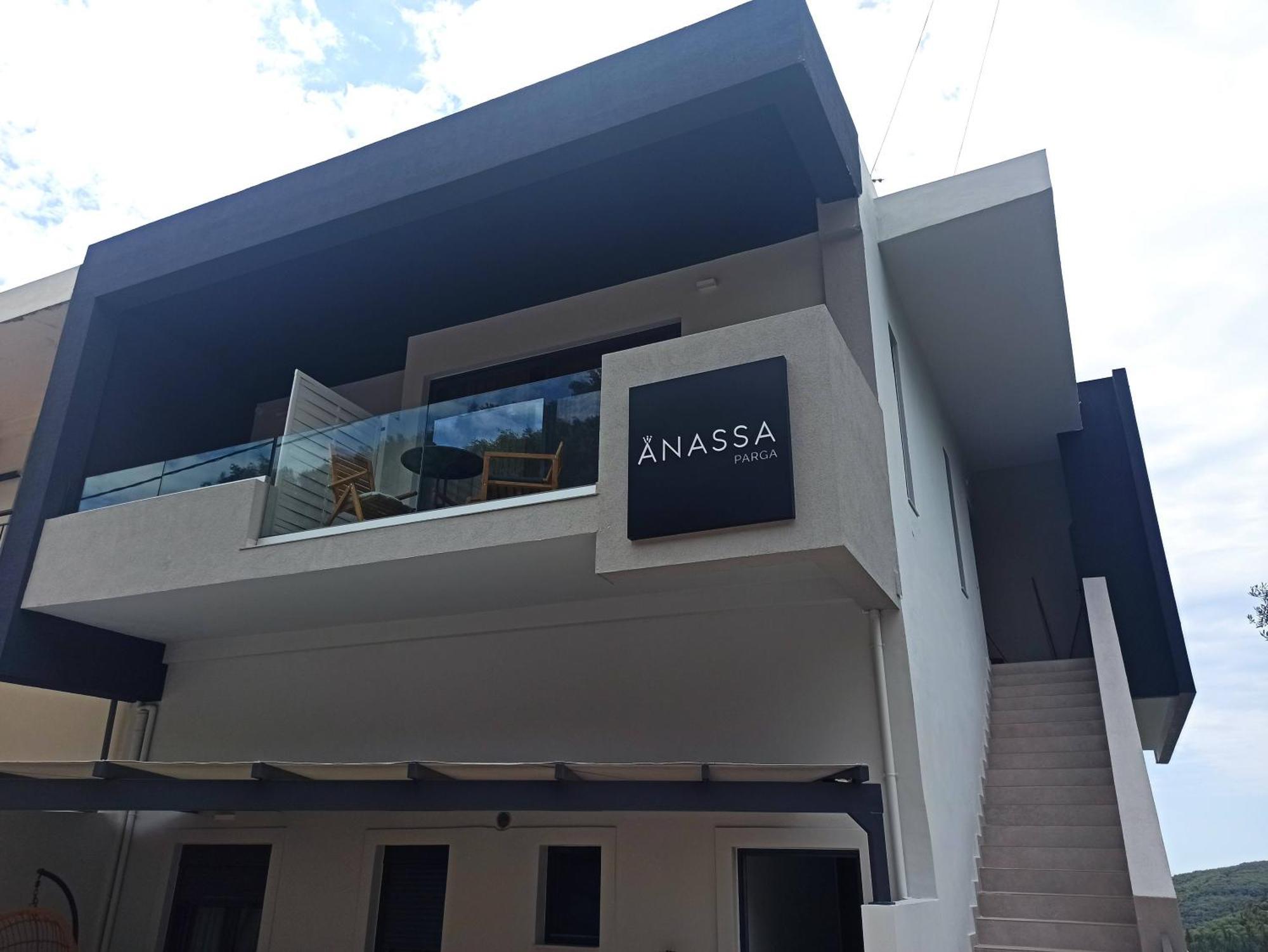 Anassa Parga