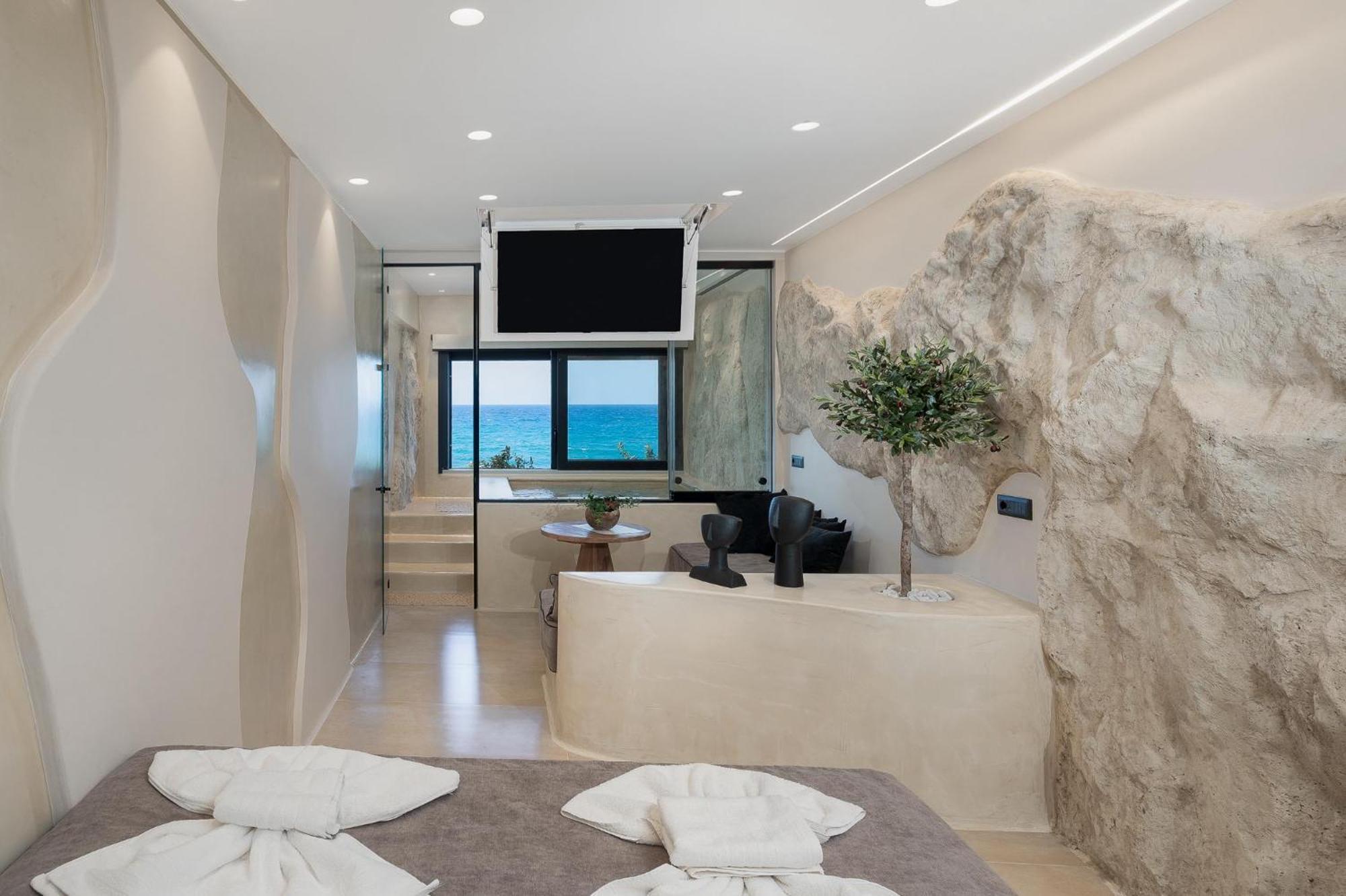 Portara Seaside Luxury Aparthotel Naxos City