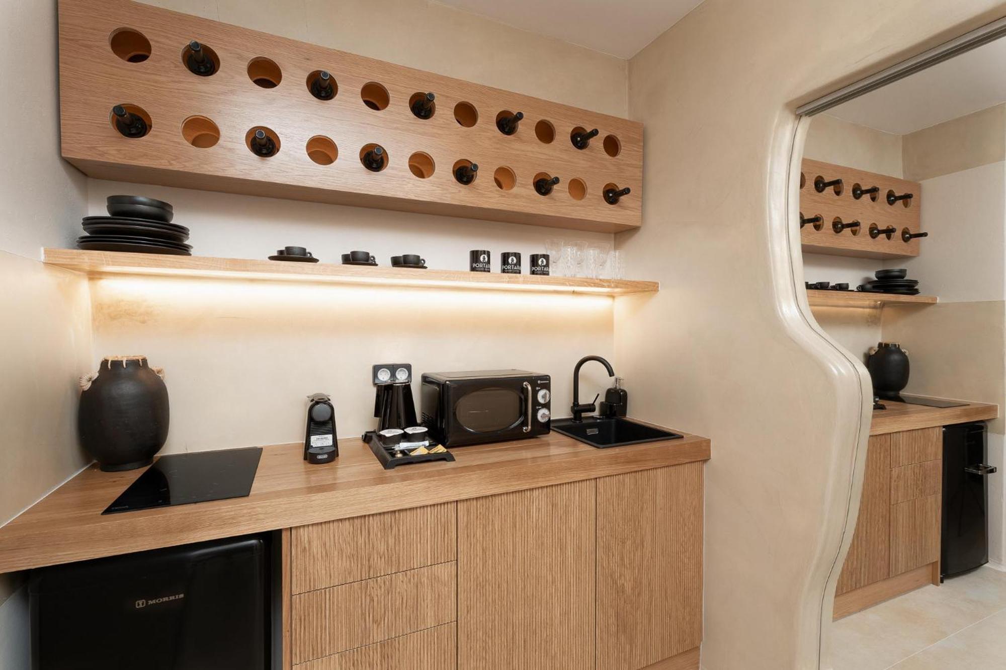 Portara Seaside Luxury 3*