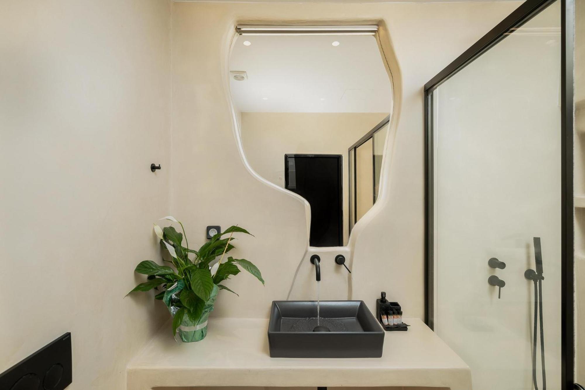 Portara Seaside Luxury Aparthotel Naxos City