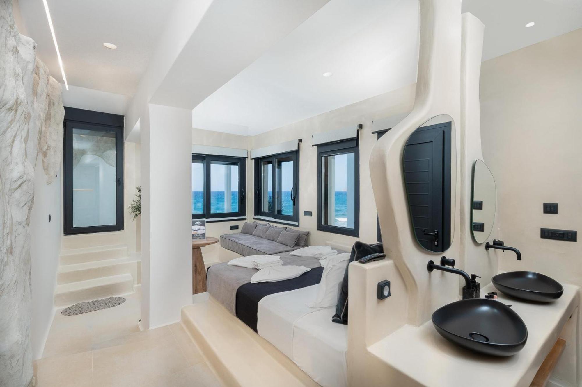 Aparthotel Portara Seaside Luxury 3*