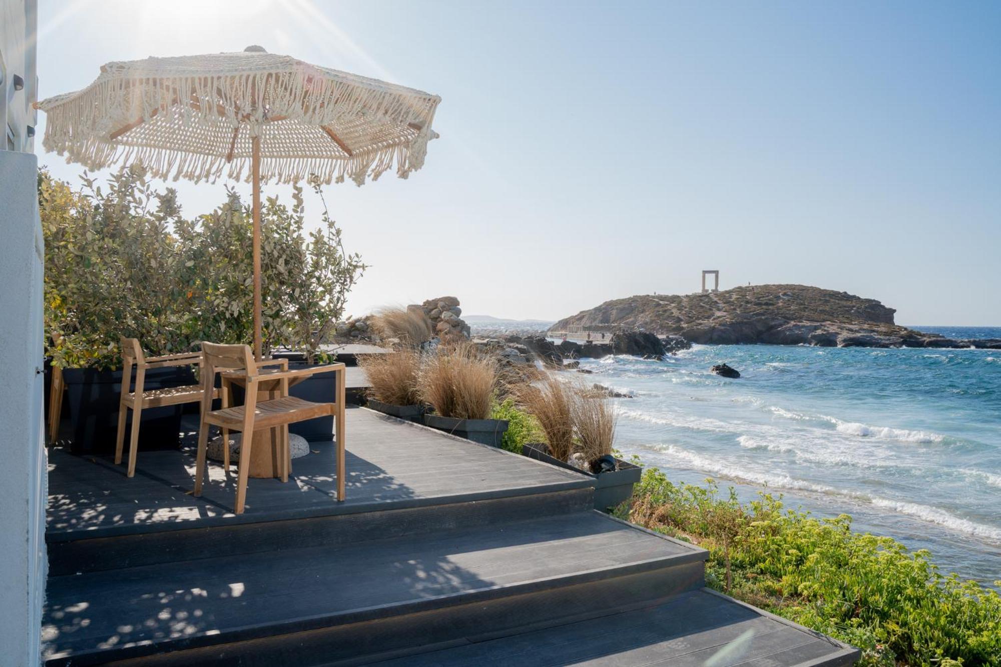 Portara Seaside Luxury 3*