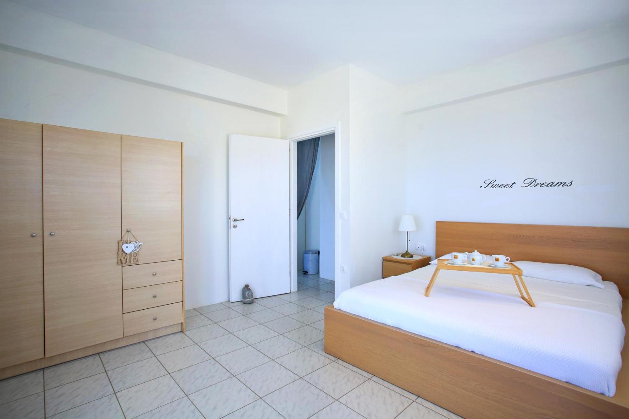 Beautiful With Sea View - Sleeps 2-6 - Travel Cot Included * Agia Pelagia (Crete)