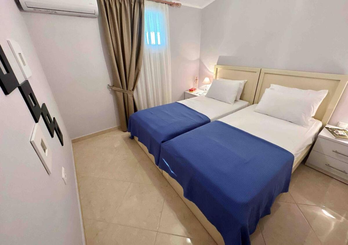 Paschali With 2 Bedrooms In Ammoudia Apartment *
