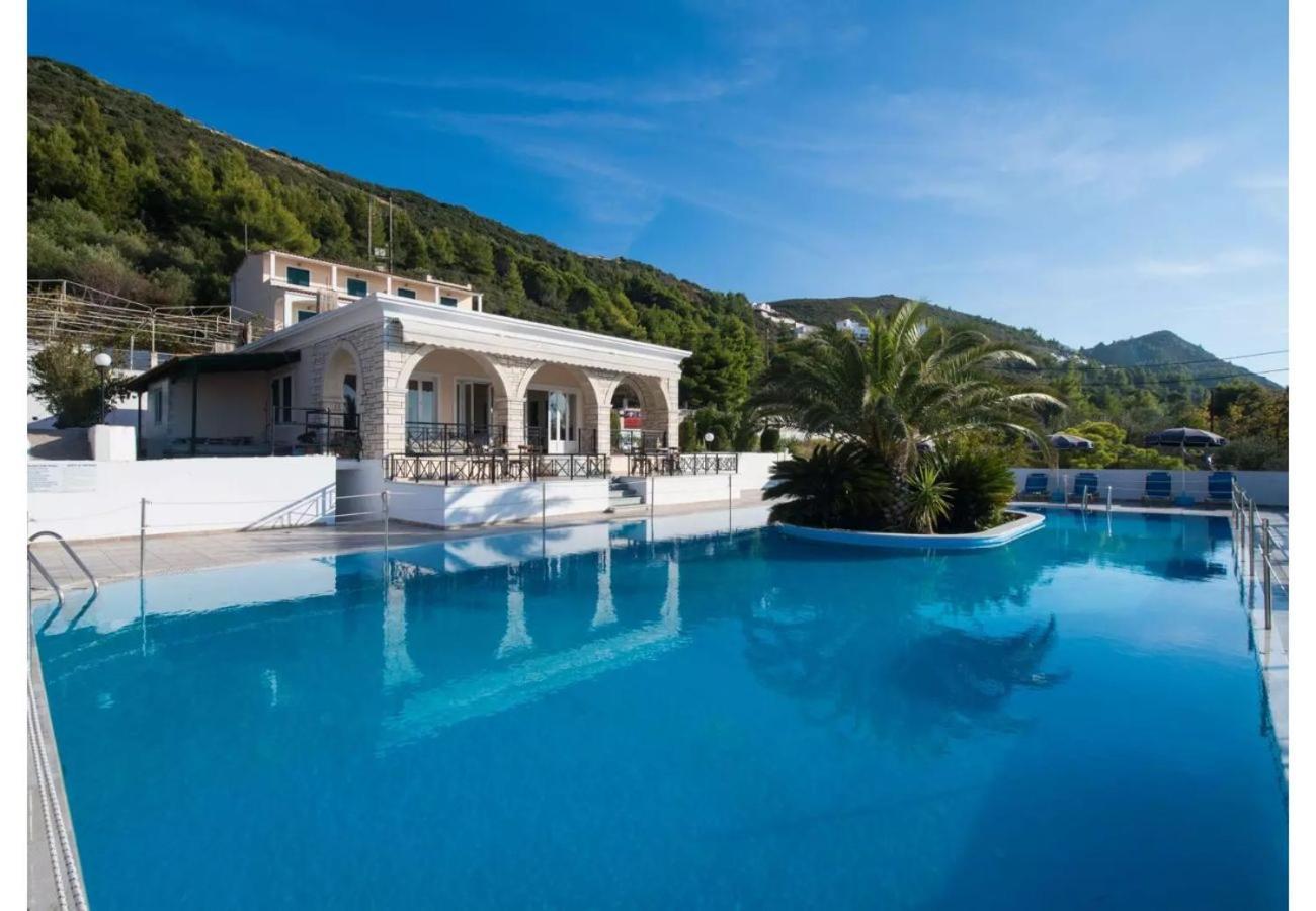 Sunset Triple 2 Apartment Agios Nikitas