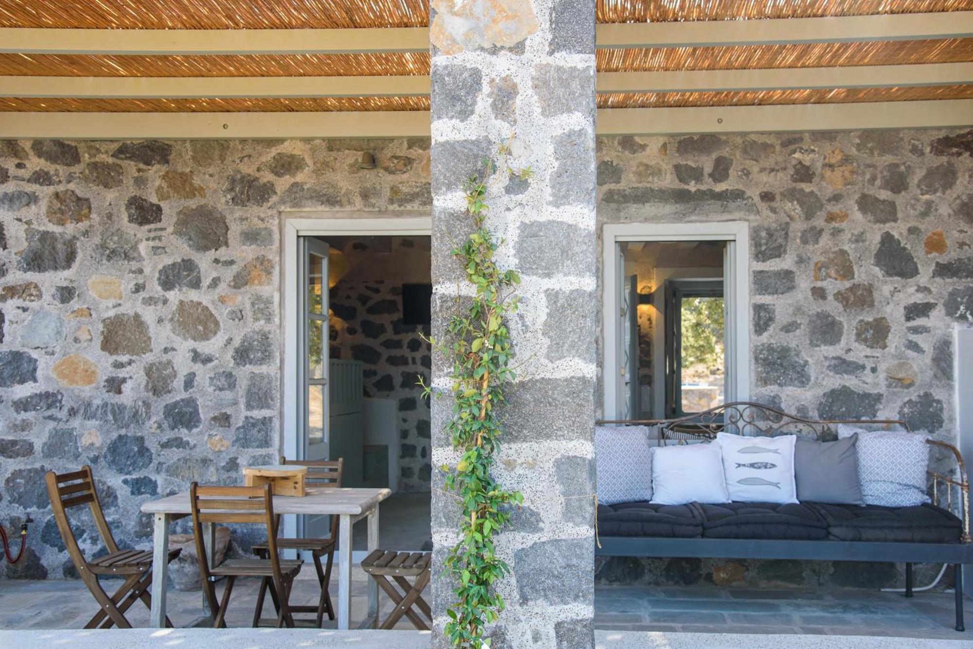 Apartment Pavlaina Complex Of Traditional Residences In Nisyros. Enjoy The Garden And The Sea View