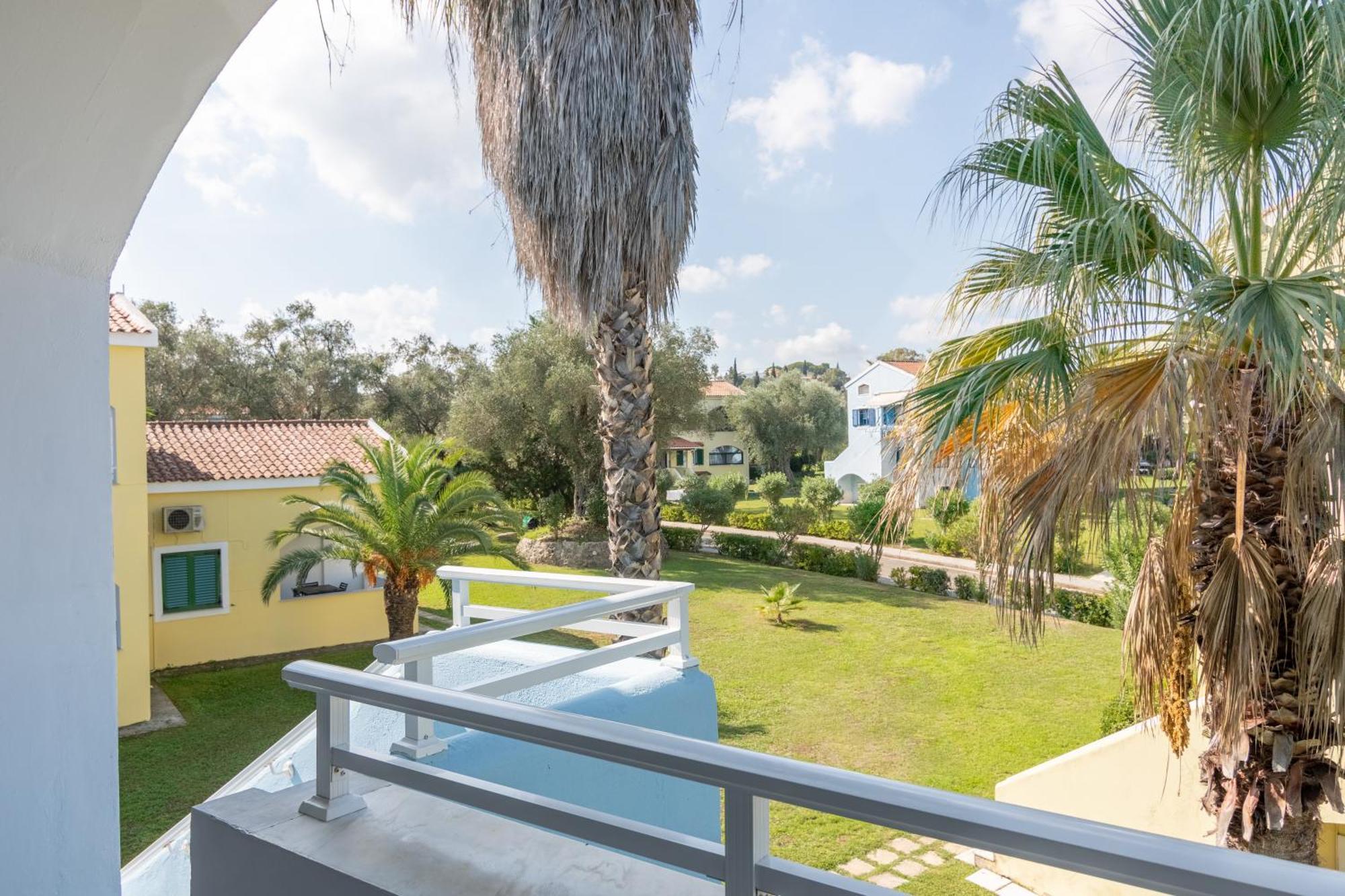 Helion Aparthotel 3*