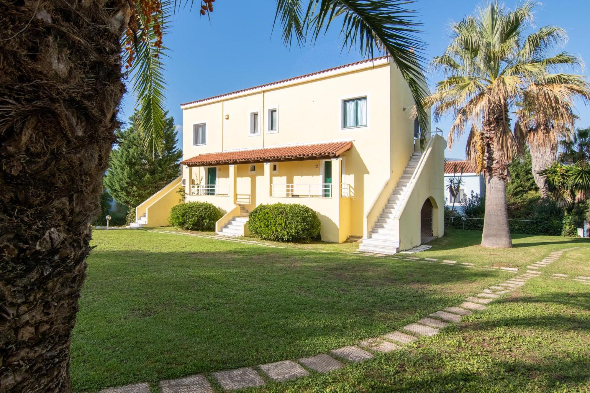 Helion Aparthotel 3*