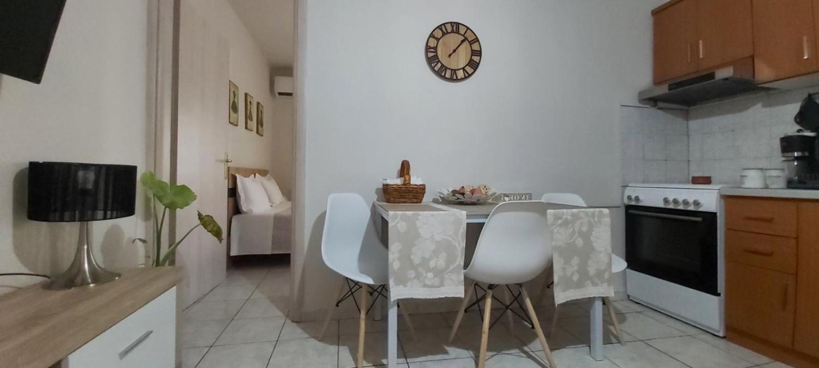 Comfy Near The Port And The Center Of Apartment Volos