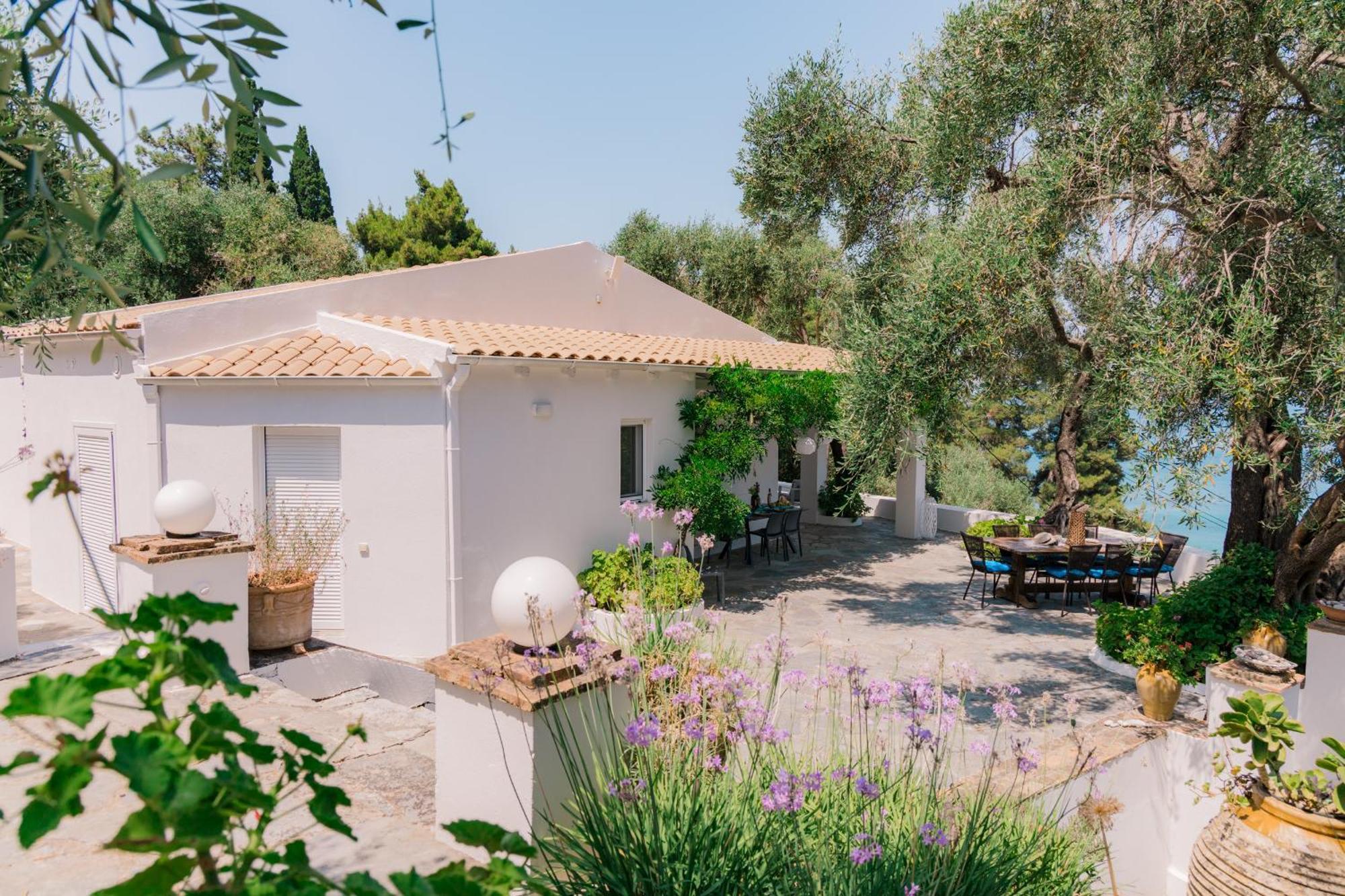 Zoela Corfu - 2 Seperate With Full Privacy Holiday home