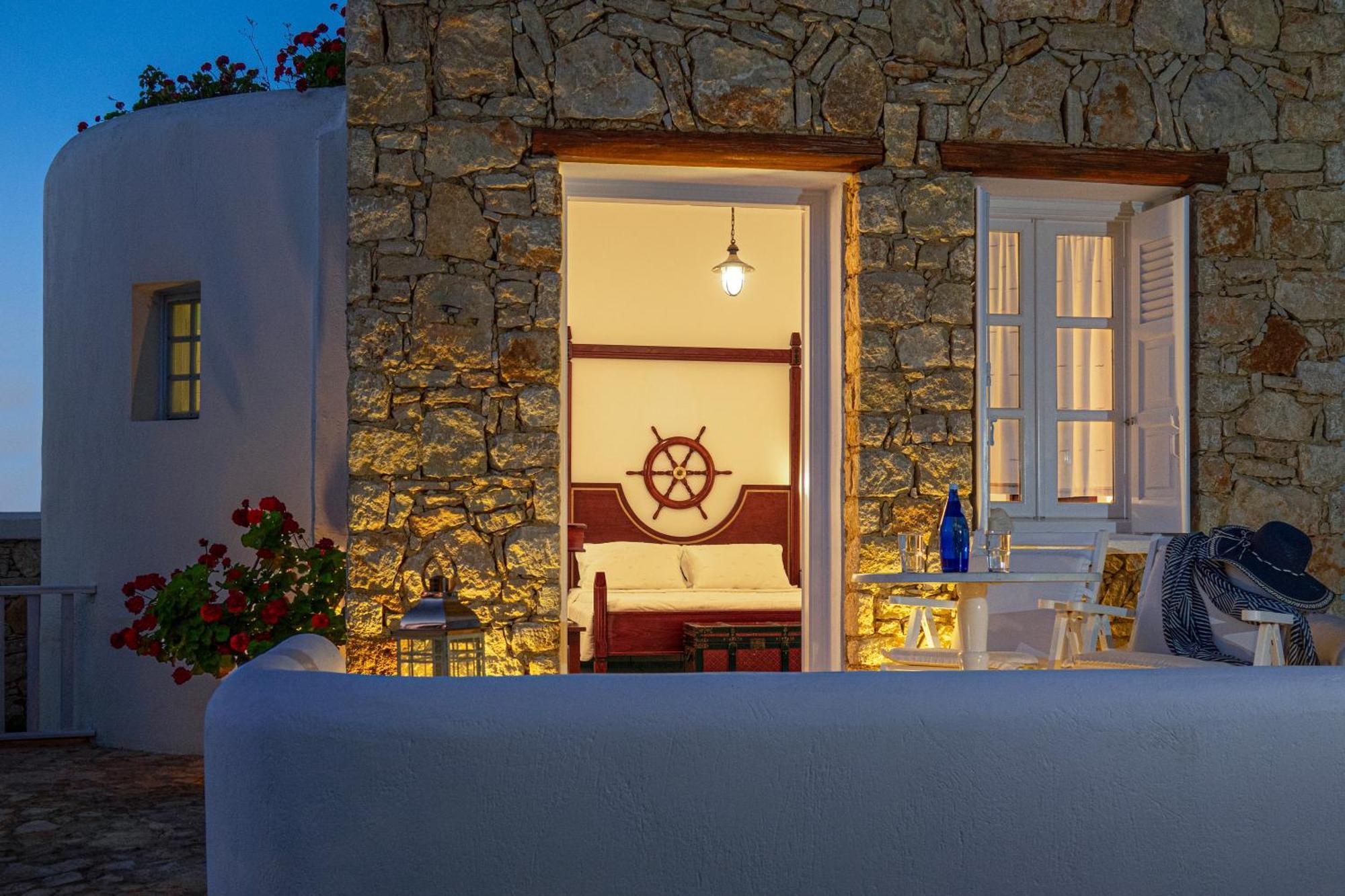 Chora & 4* Folegandros Town