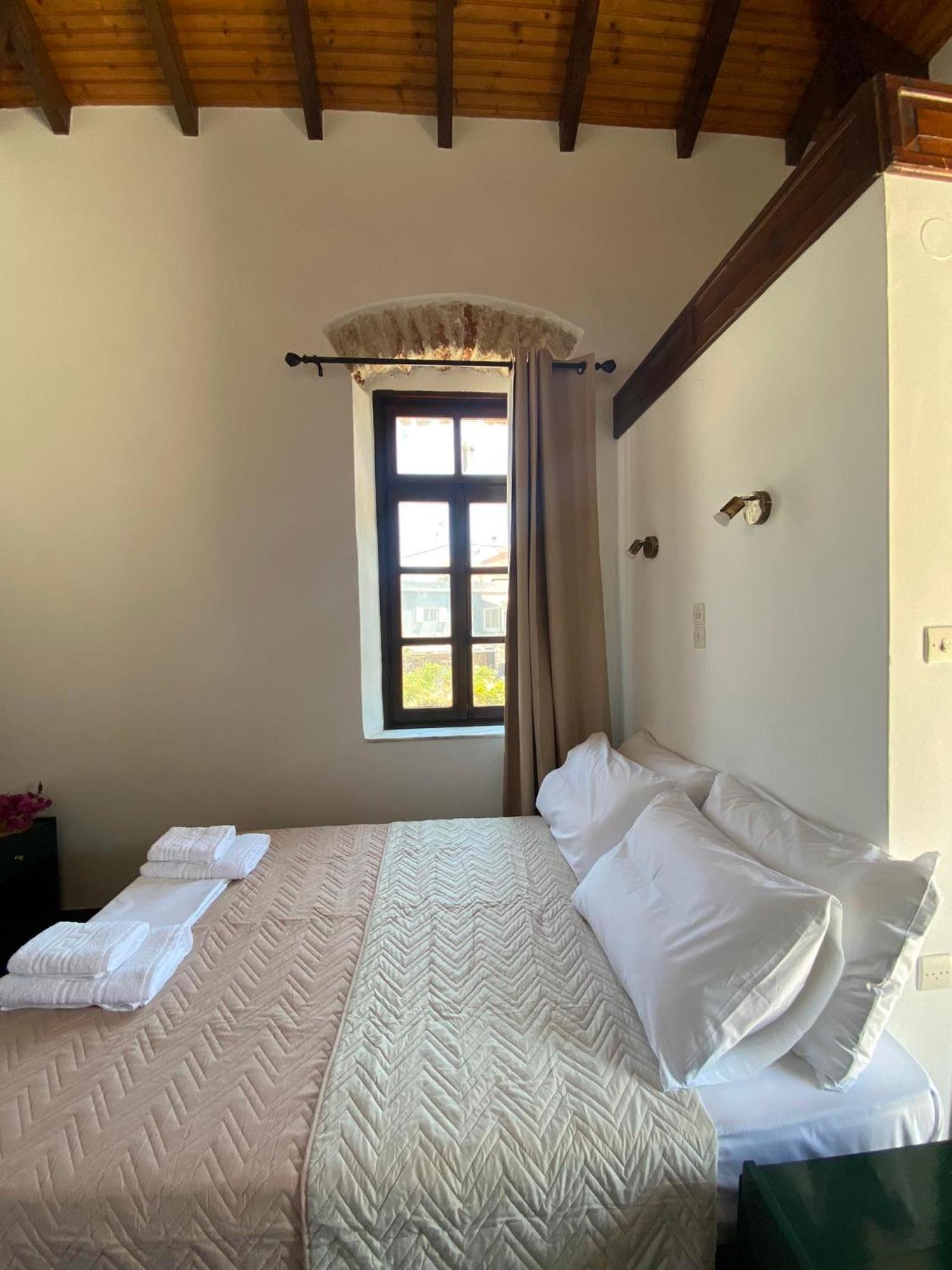 Belessi's Mansion Yefira