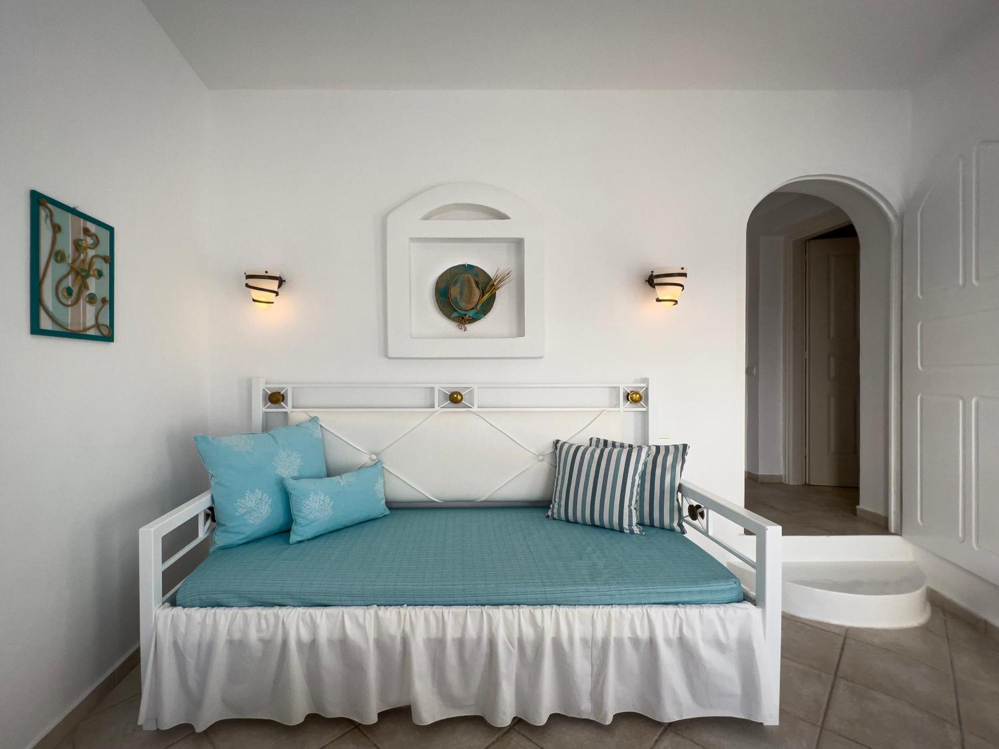 Chora & Hotel Folegandros Town