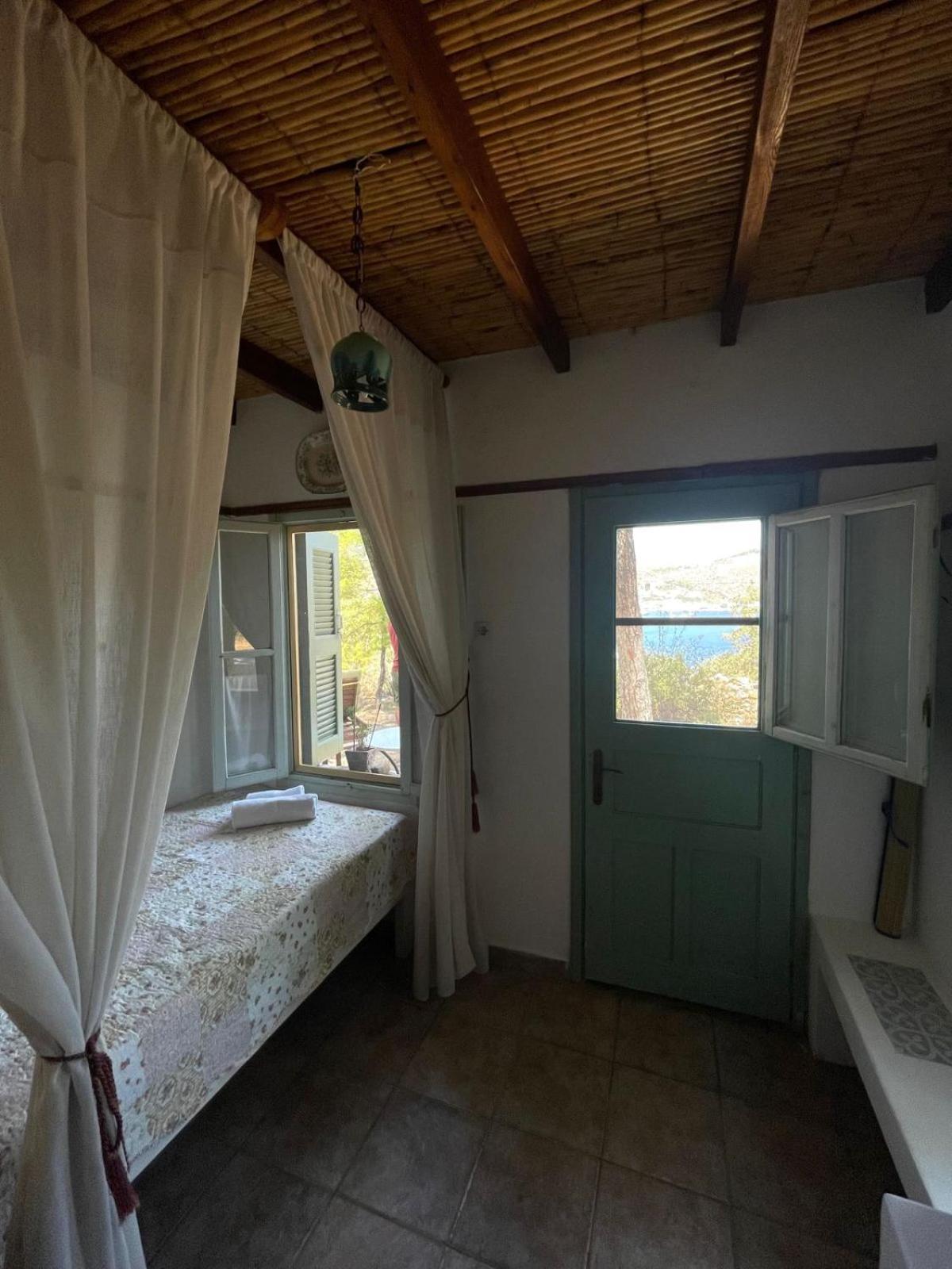 Holiday home Petrino 2 - Traditional Lerian House Lakkion