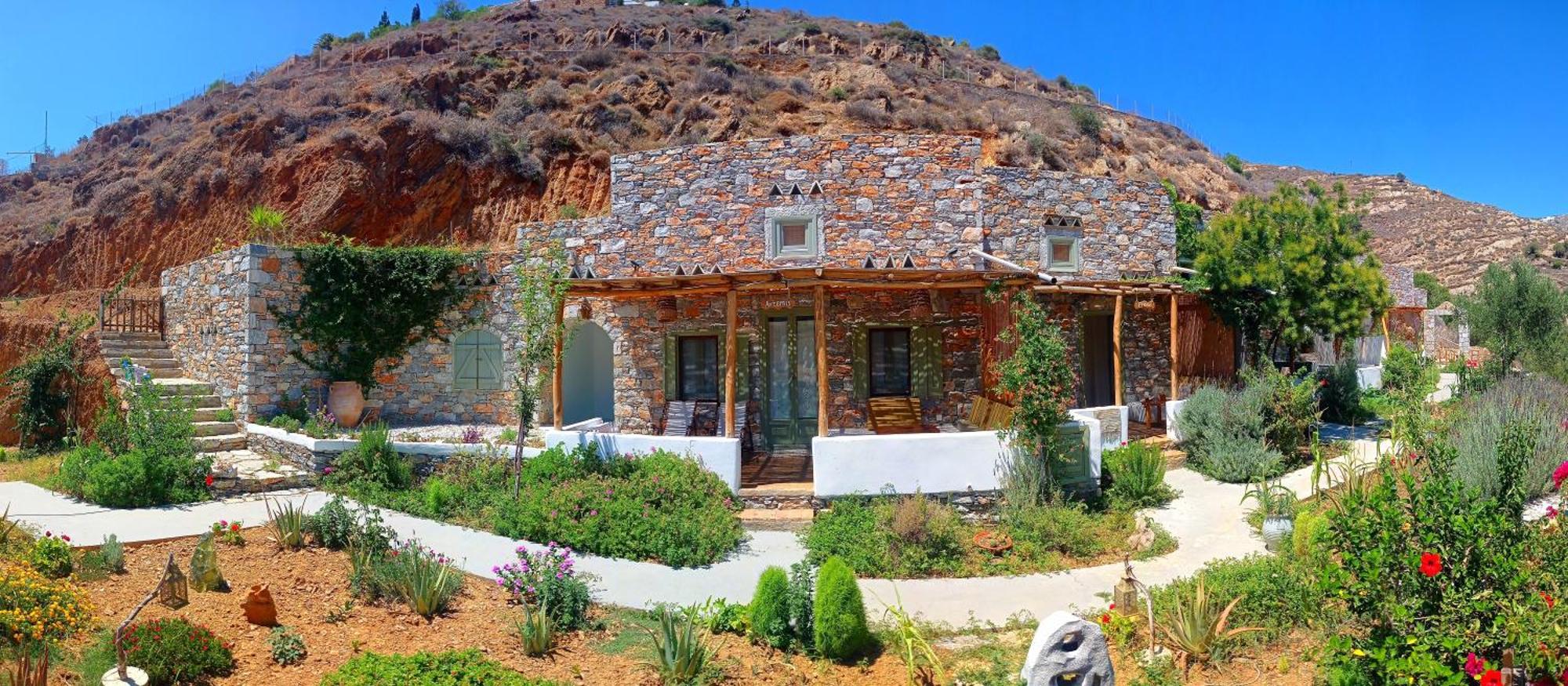 Aliori Art Caves Guest house *