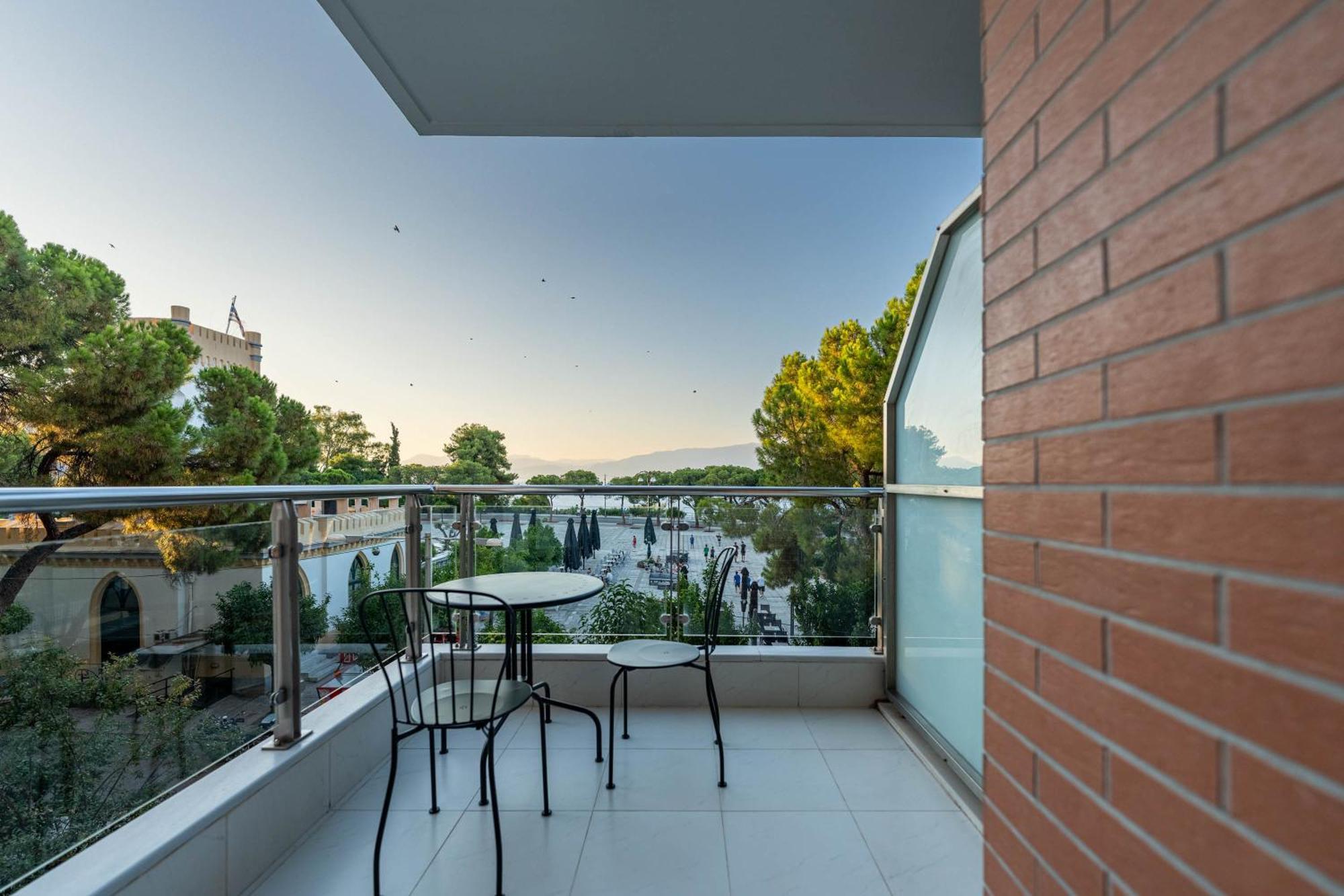 Byron Luxury