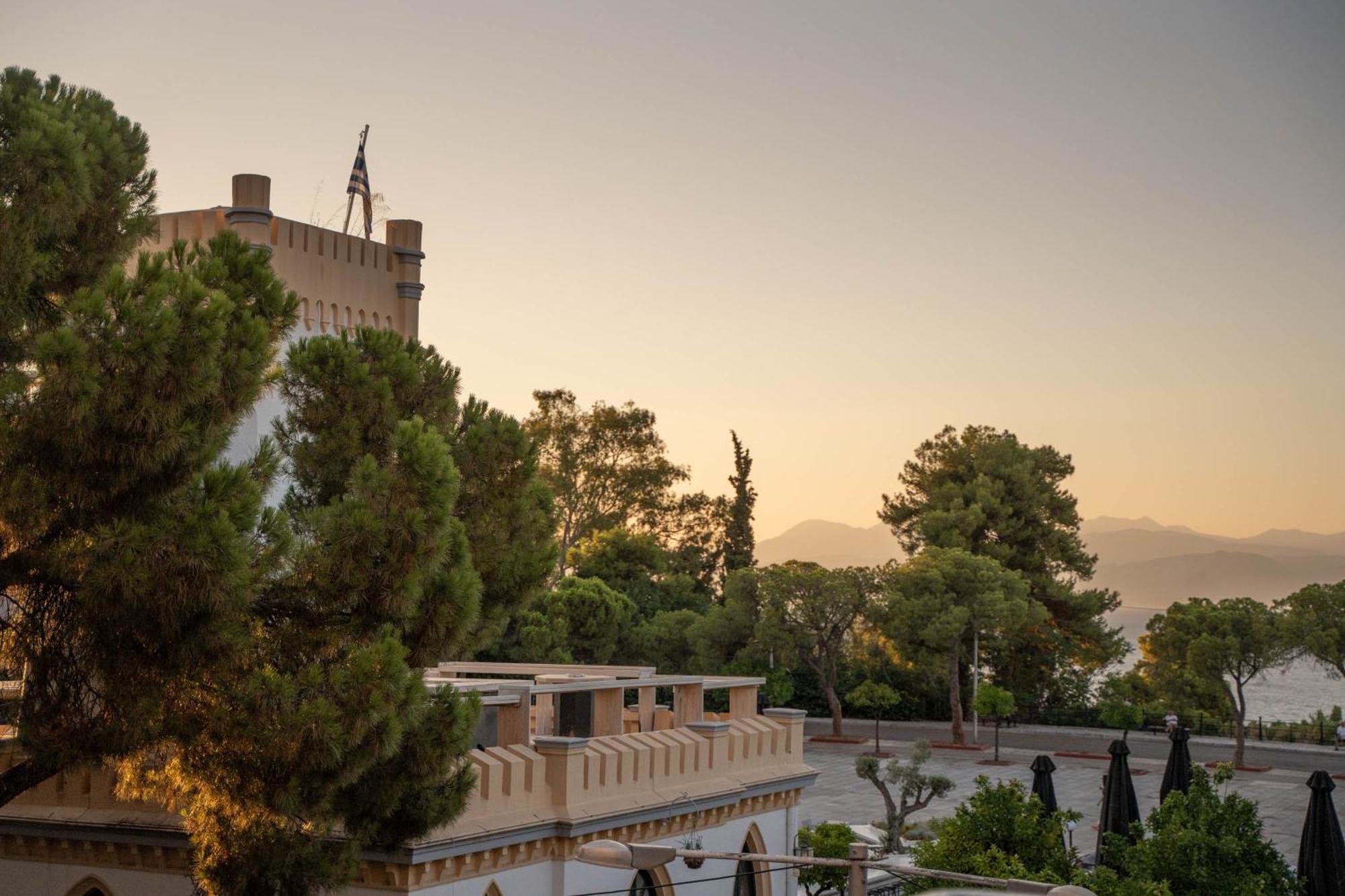 Apartment Byron Luxury Aigio