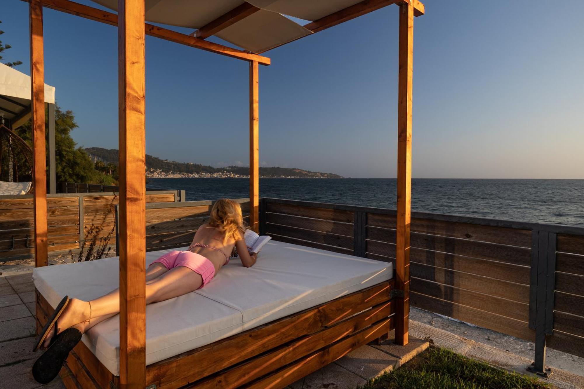 Venetico Beachfront & - Sea View