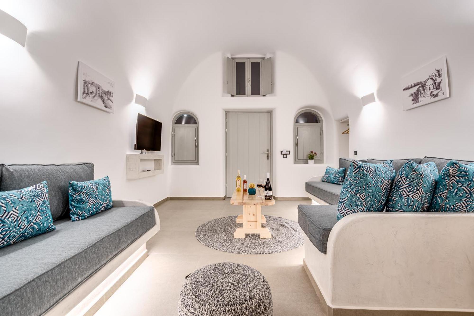 Tiara Santorini Apartment