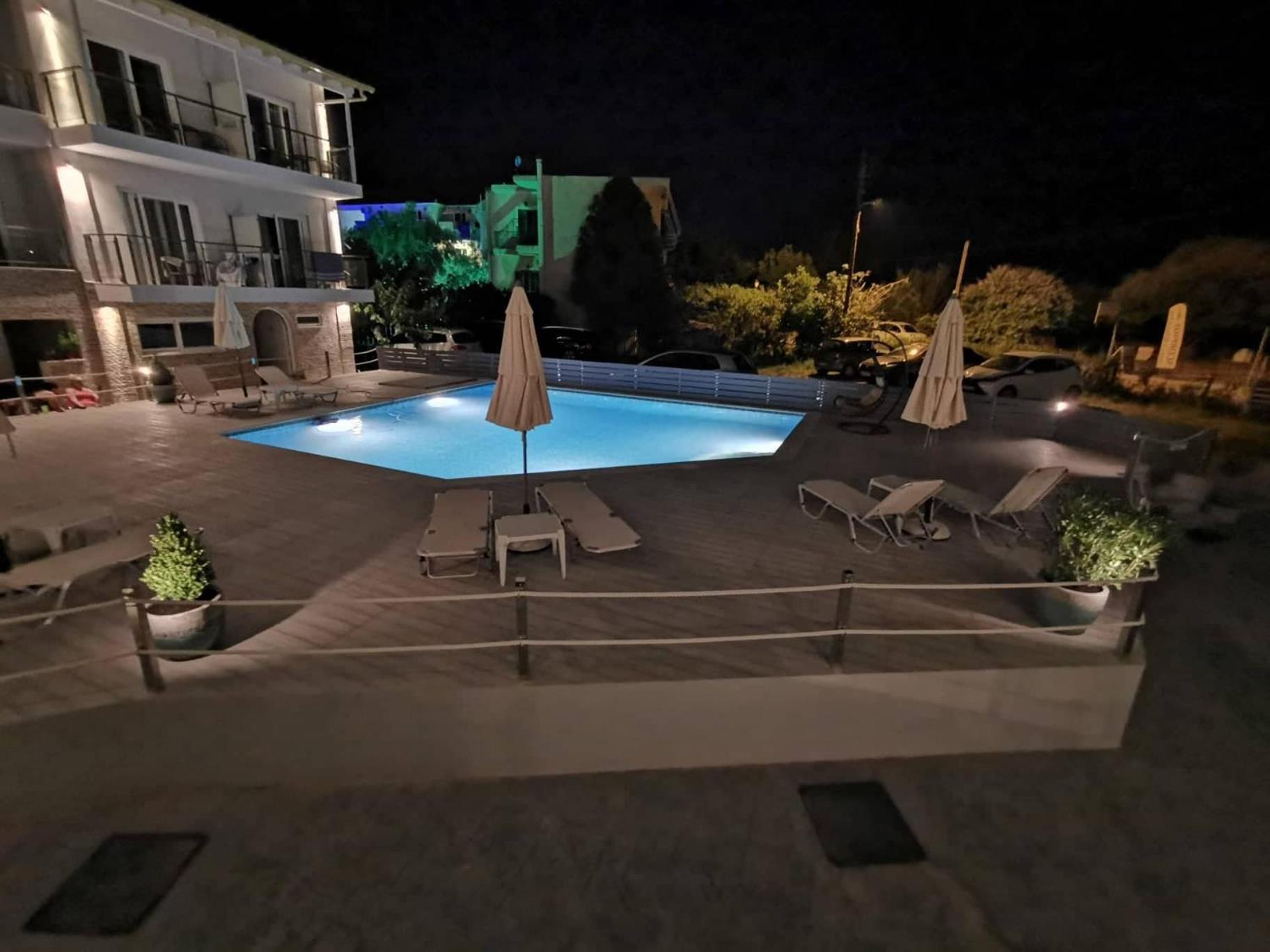 Hotel 3 Island View