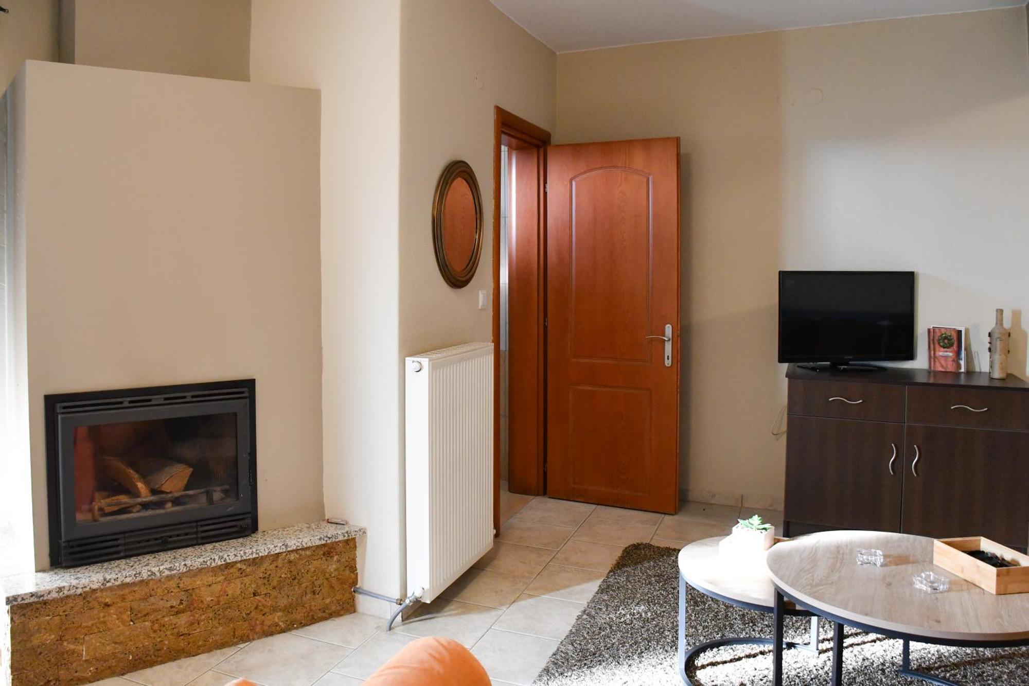 Toula Guest house Angistron