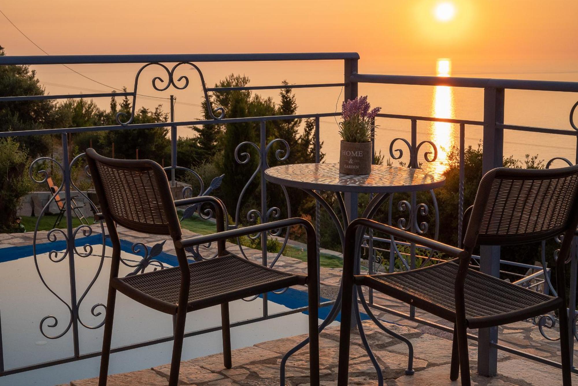 Sun And Stone Villa *