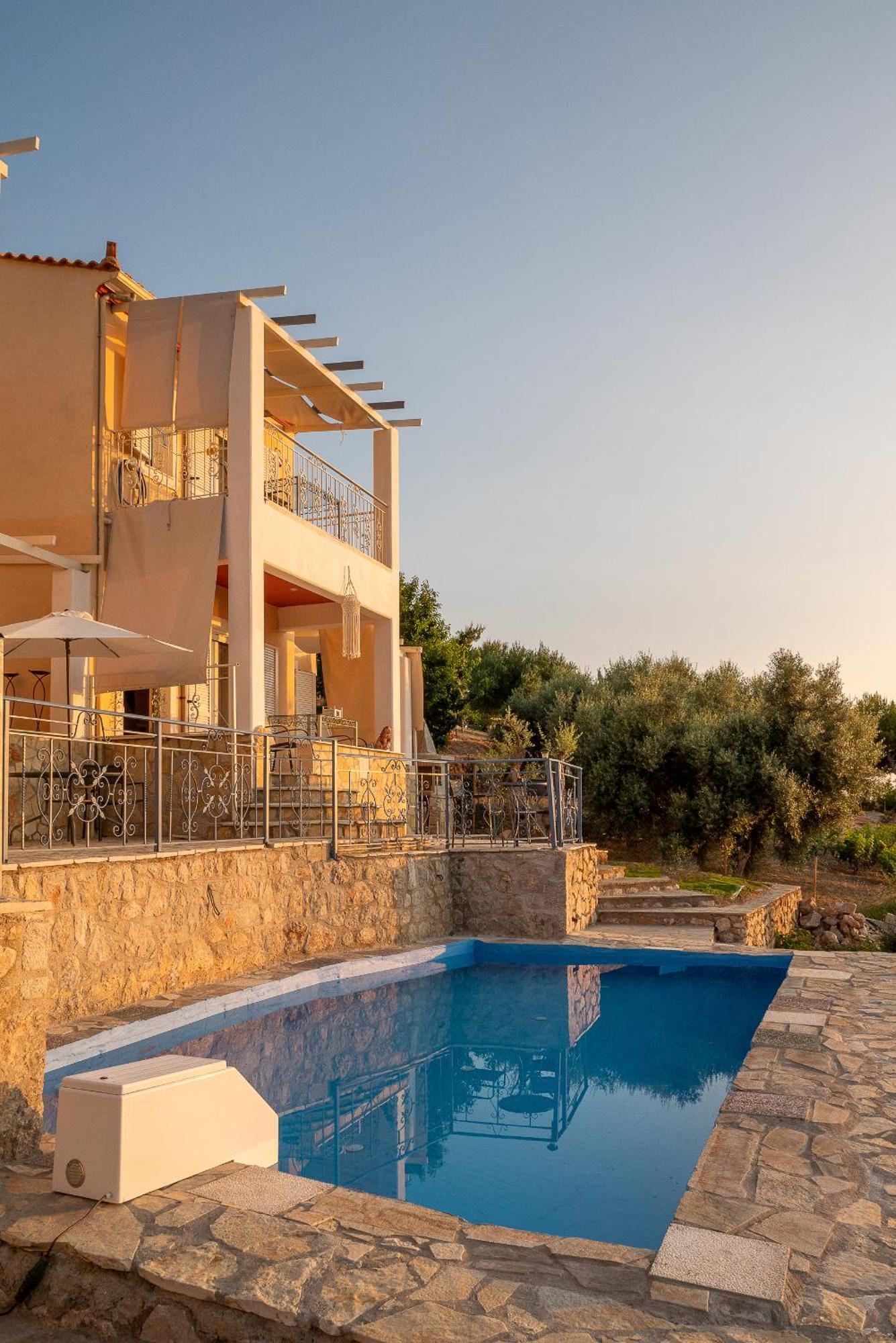 Sun And Stone Villa *