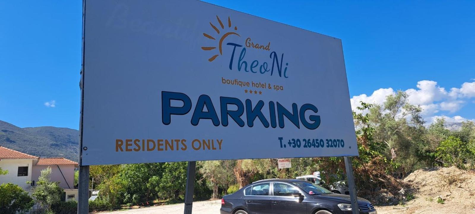 Grand Theoni Boutique & Hotel