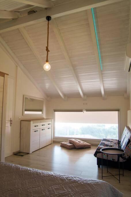 Mannou House