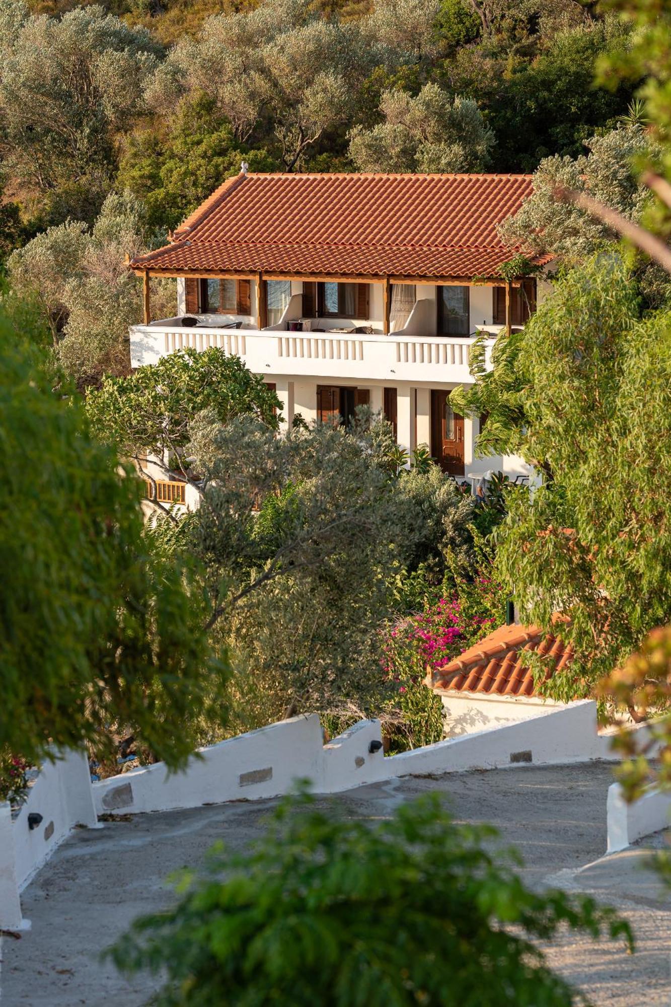 Studios Limnionas Apartment Marathokampos