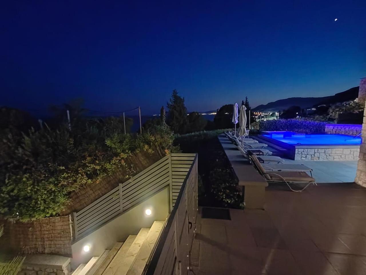 Villa Costamare - Enjoy Lazy Days On The Private Pool-Jacuzzi Villa *