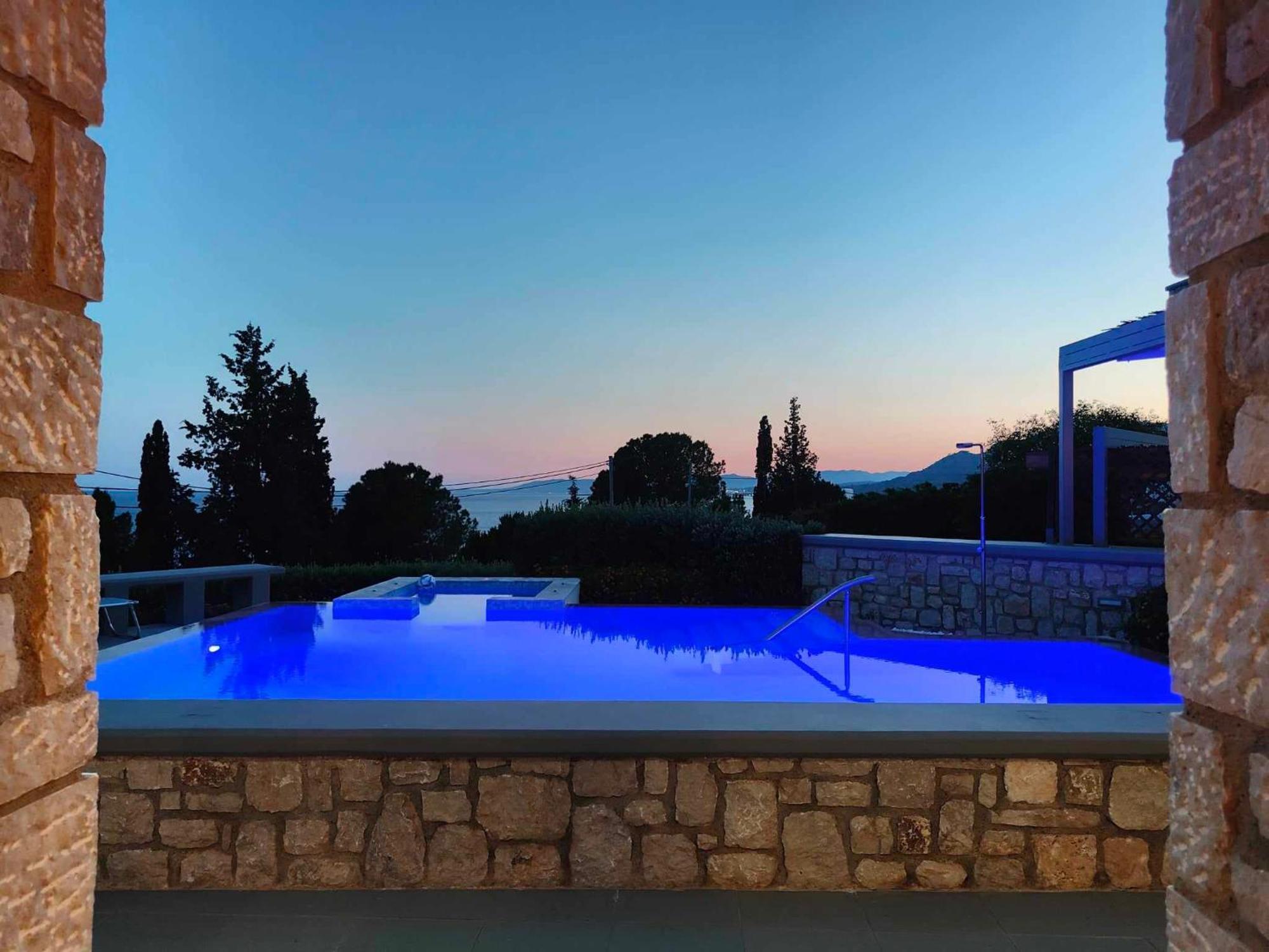 Villa Costamare - Enjoy Lazy Days On The Private Pool-Jacuzzi Villa *