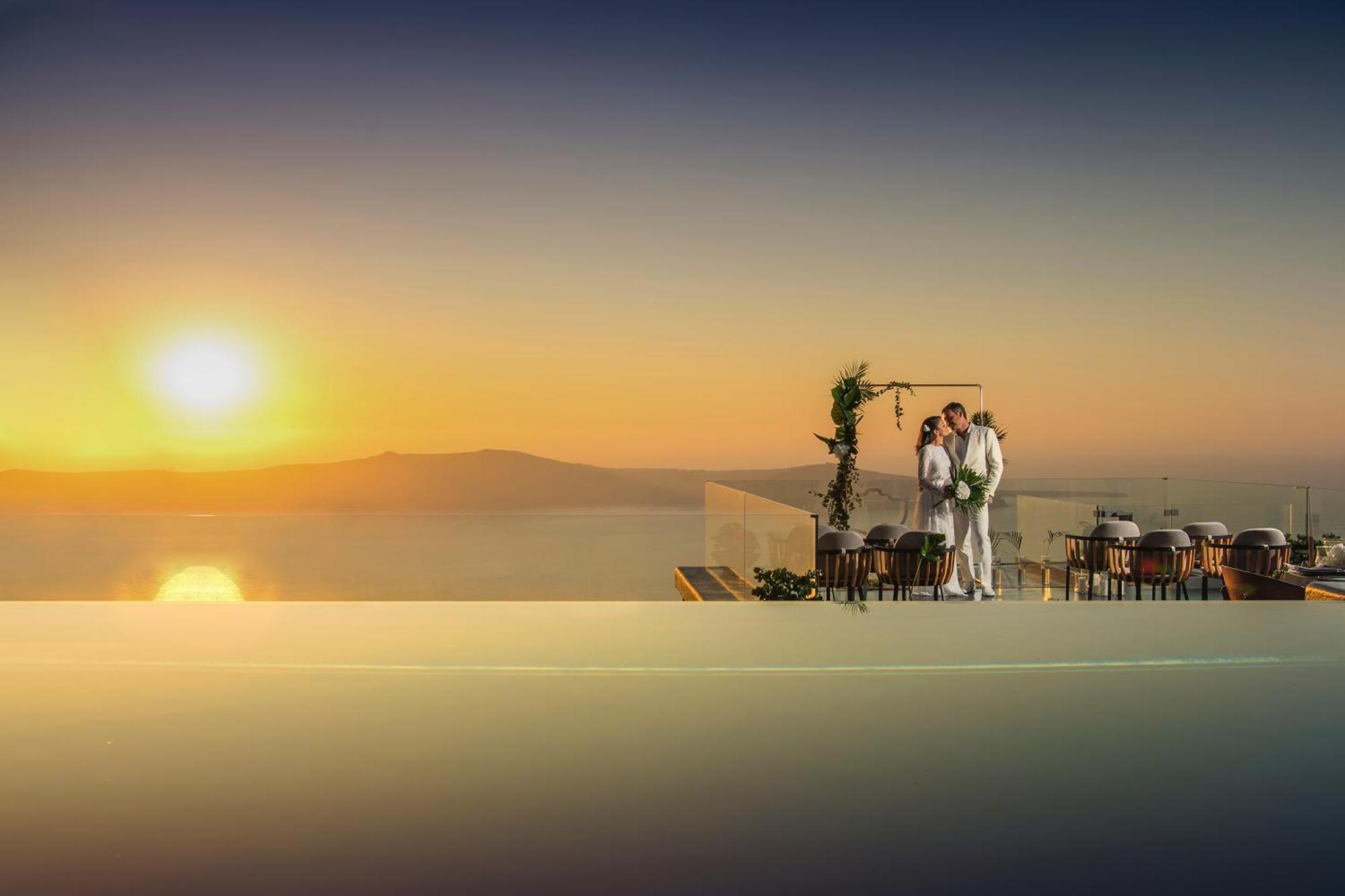 Kivotos Santorini Hotel