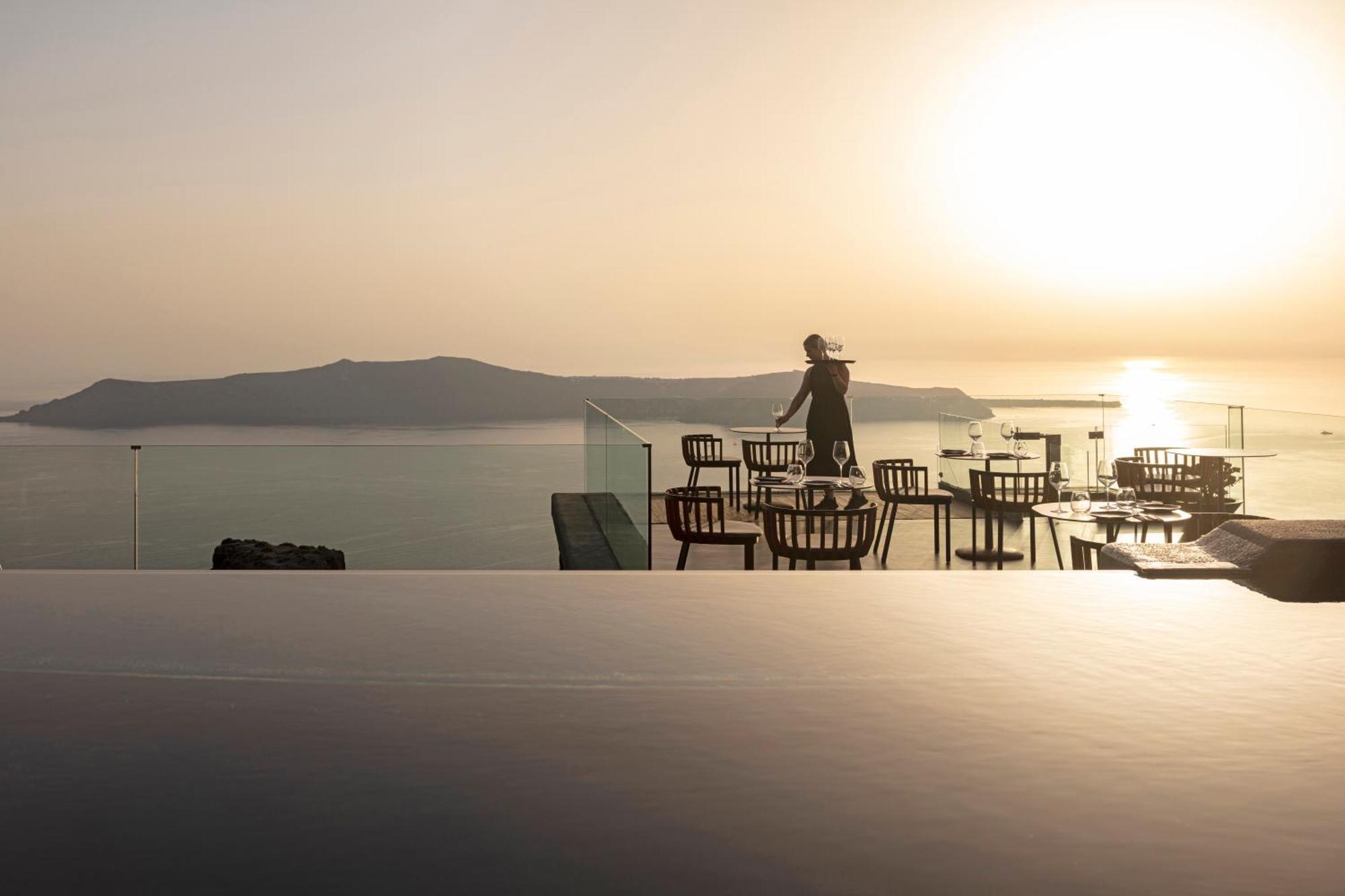 Kivotos Santorini 5*