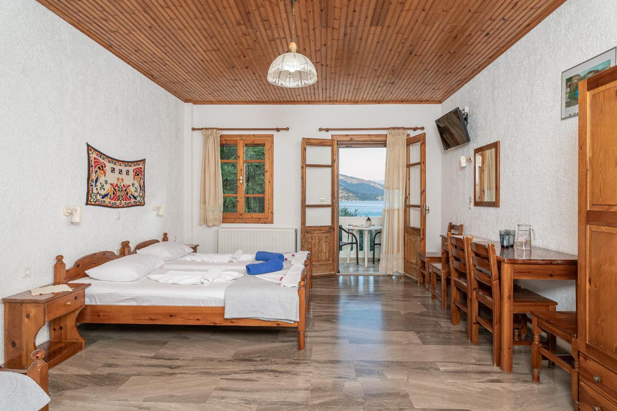 Apartment Studios Limnionas