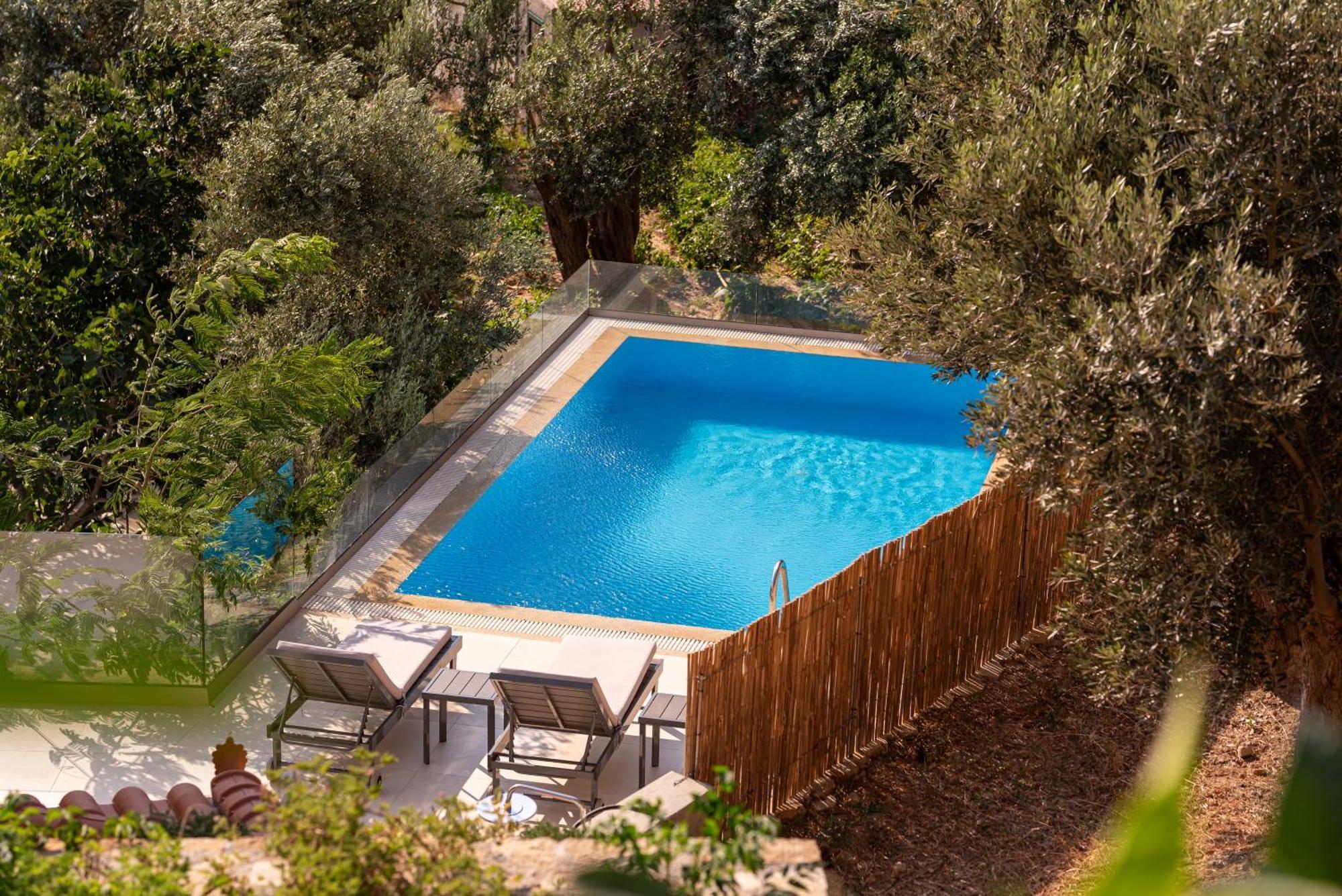 Studios Limnionas * Marathokampos