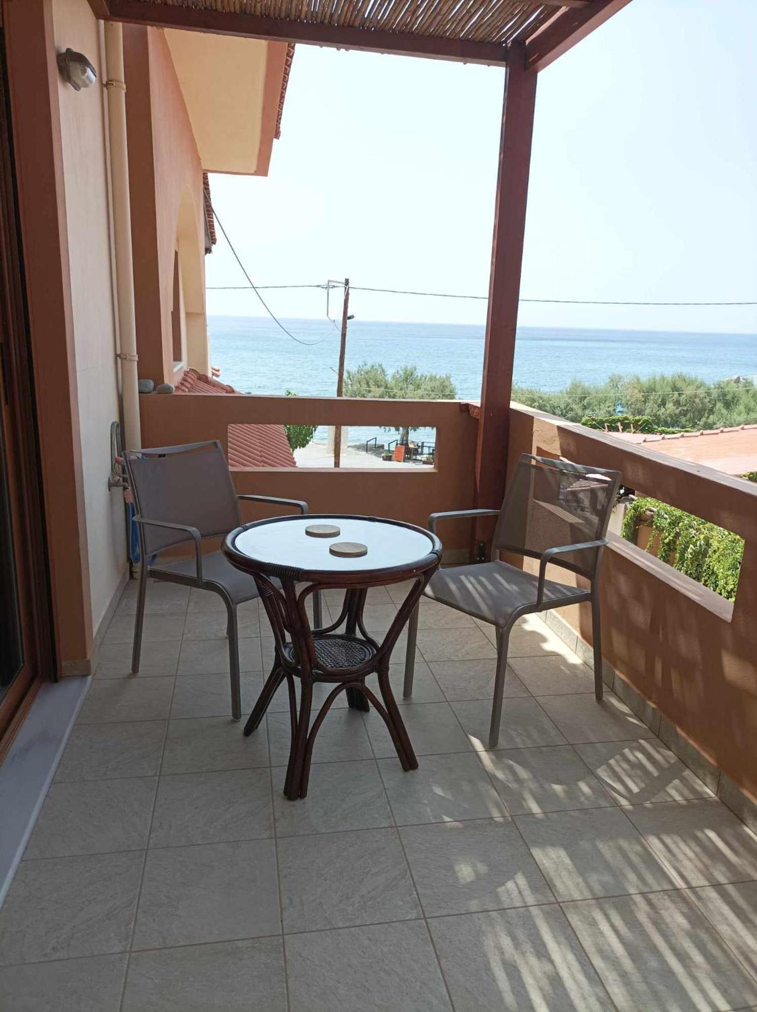 Eutuxia Sea&mountain - Tsoutsouros (Crete)
