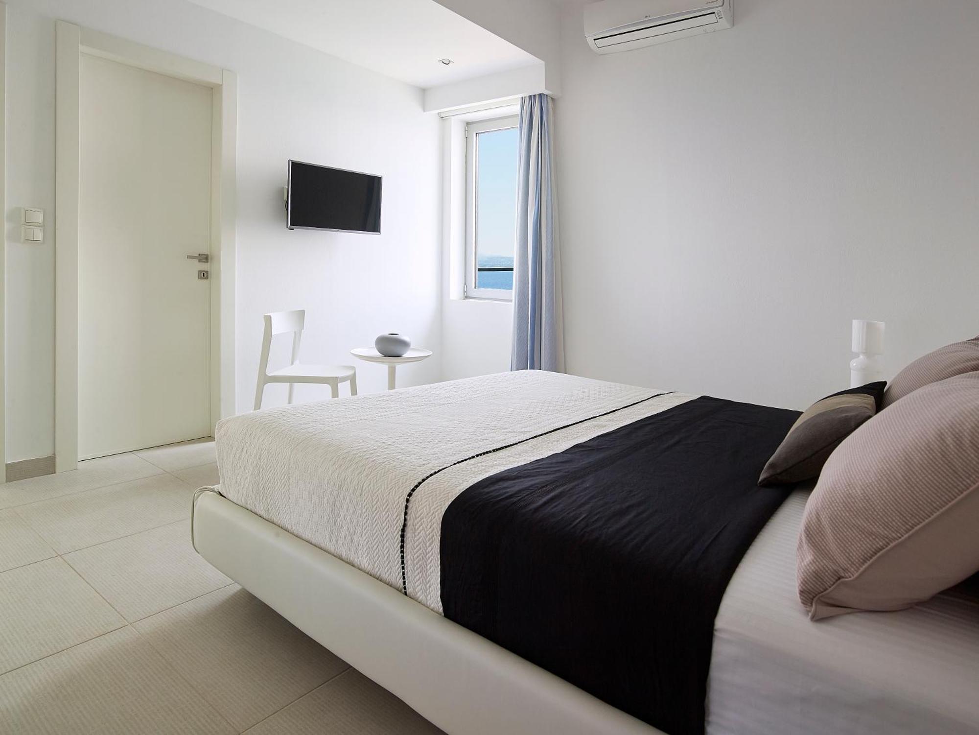 Beachfront In Crete - Epavli Luxury Villa Agia Pelagia (Crete)