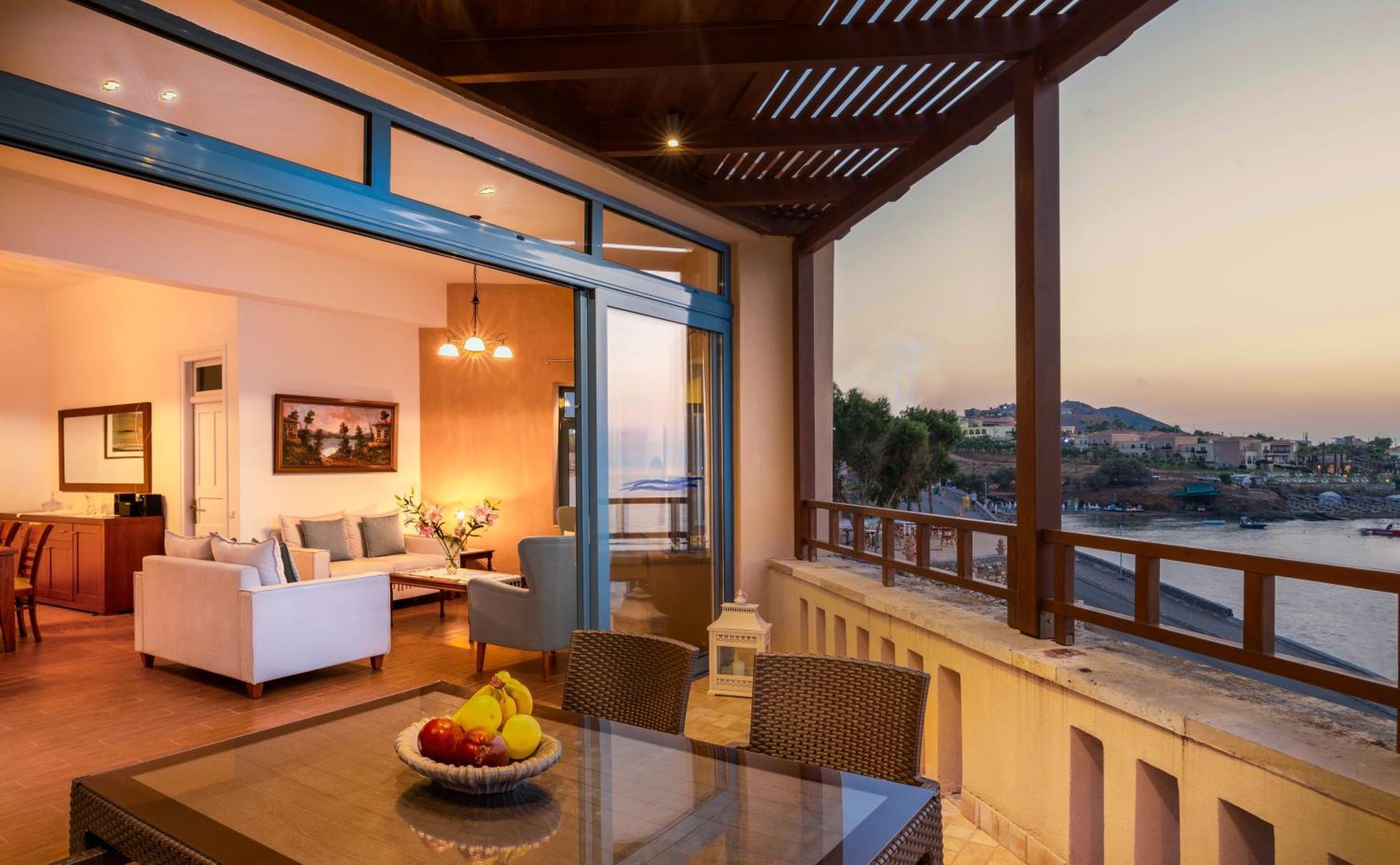 Captain's House & Hotel Panormos (Crete)
