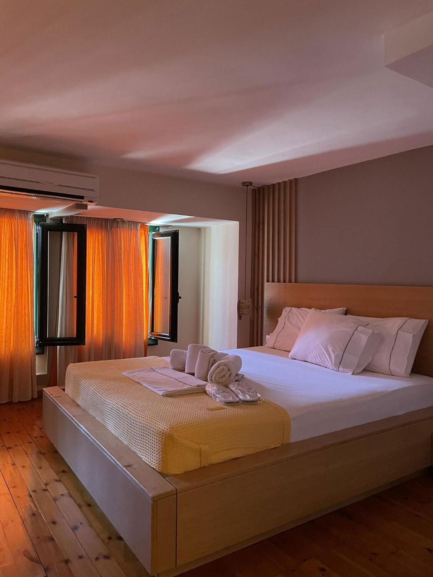 Cozy Residences In The Center Of Village - Lydia Lithos-
