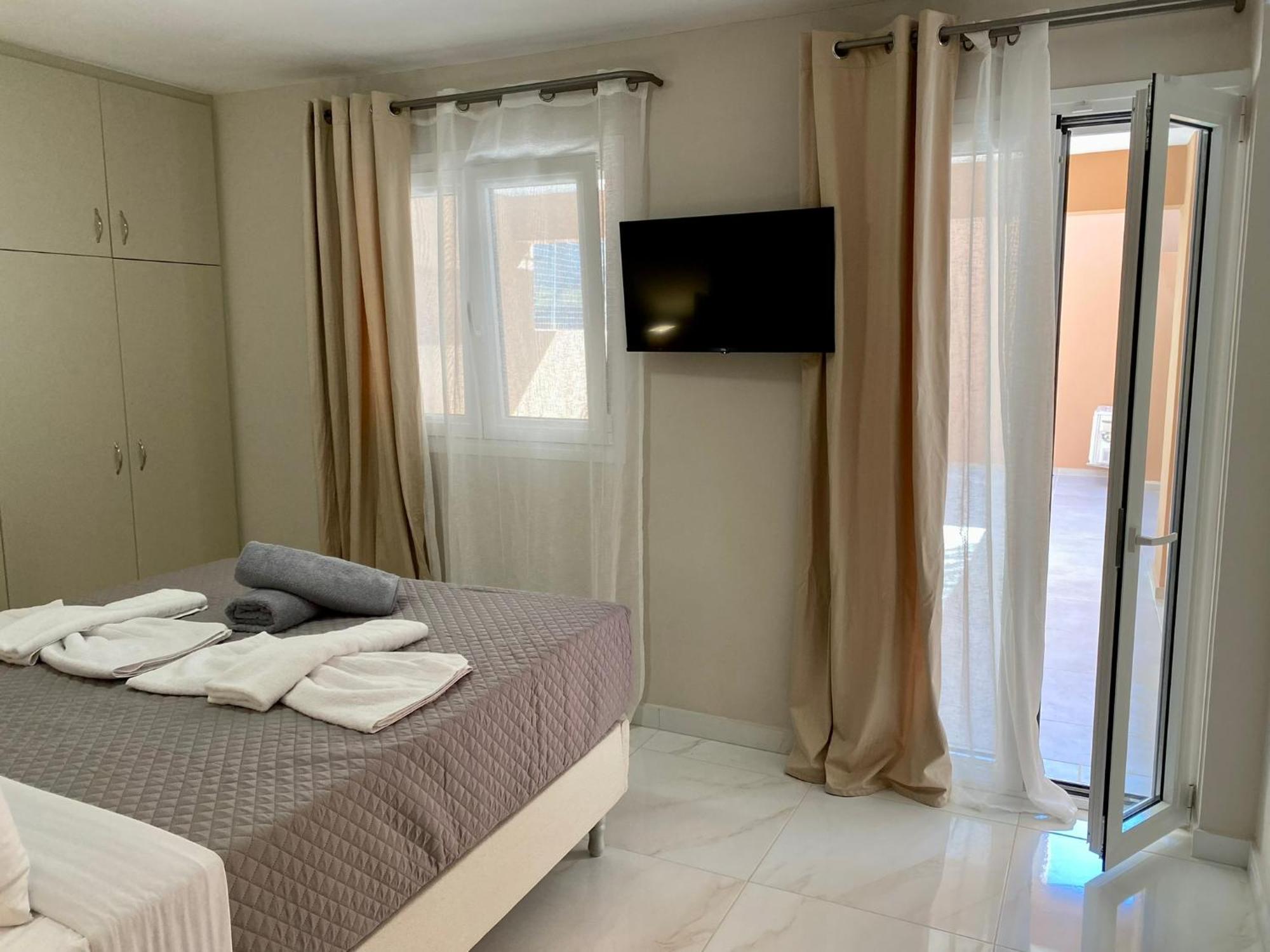 Arian * Argostoli (Kefalonia)