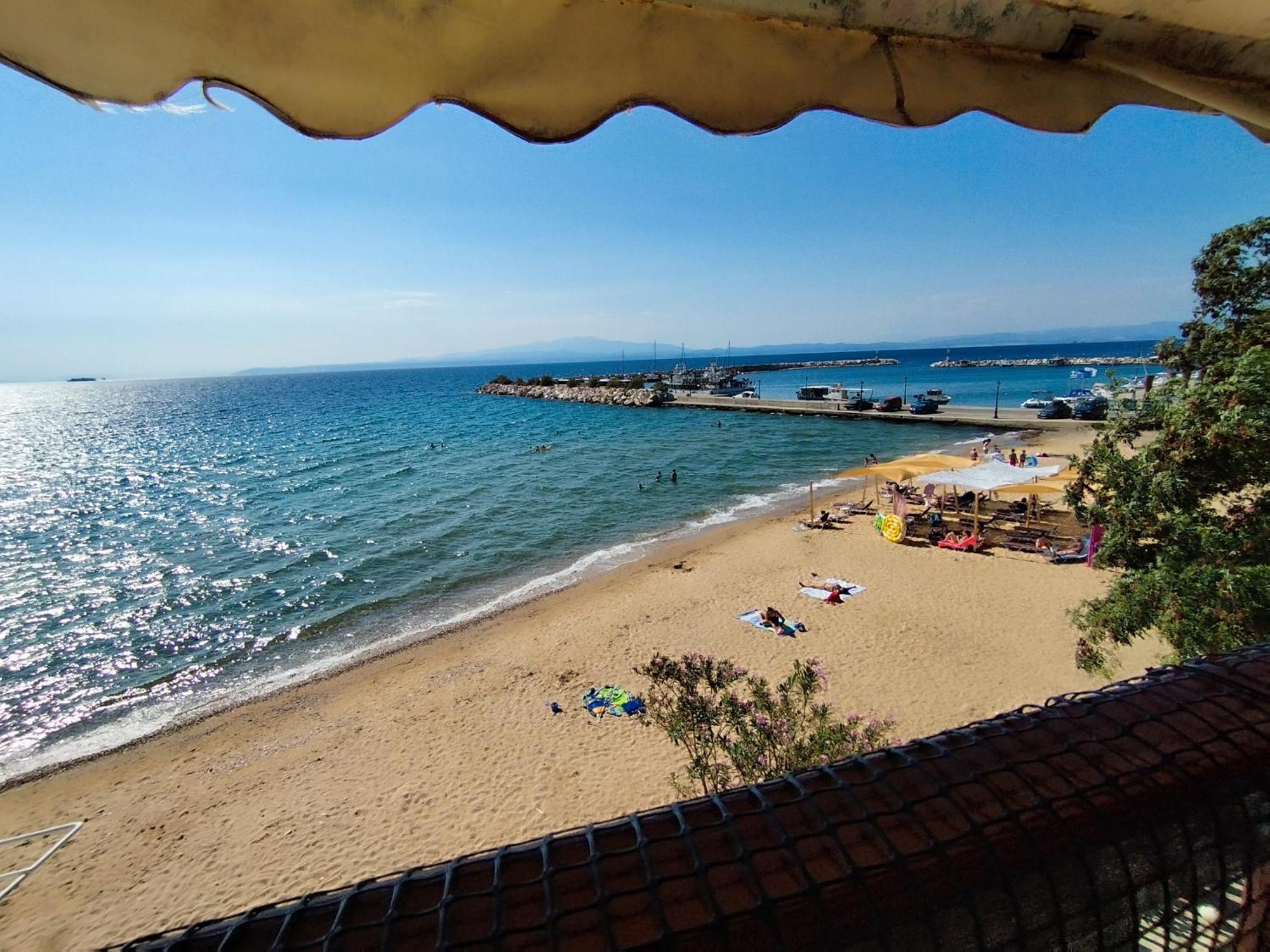 Beachfront Thassos Apartment Skala Kallirakhis