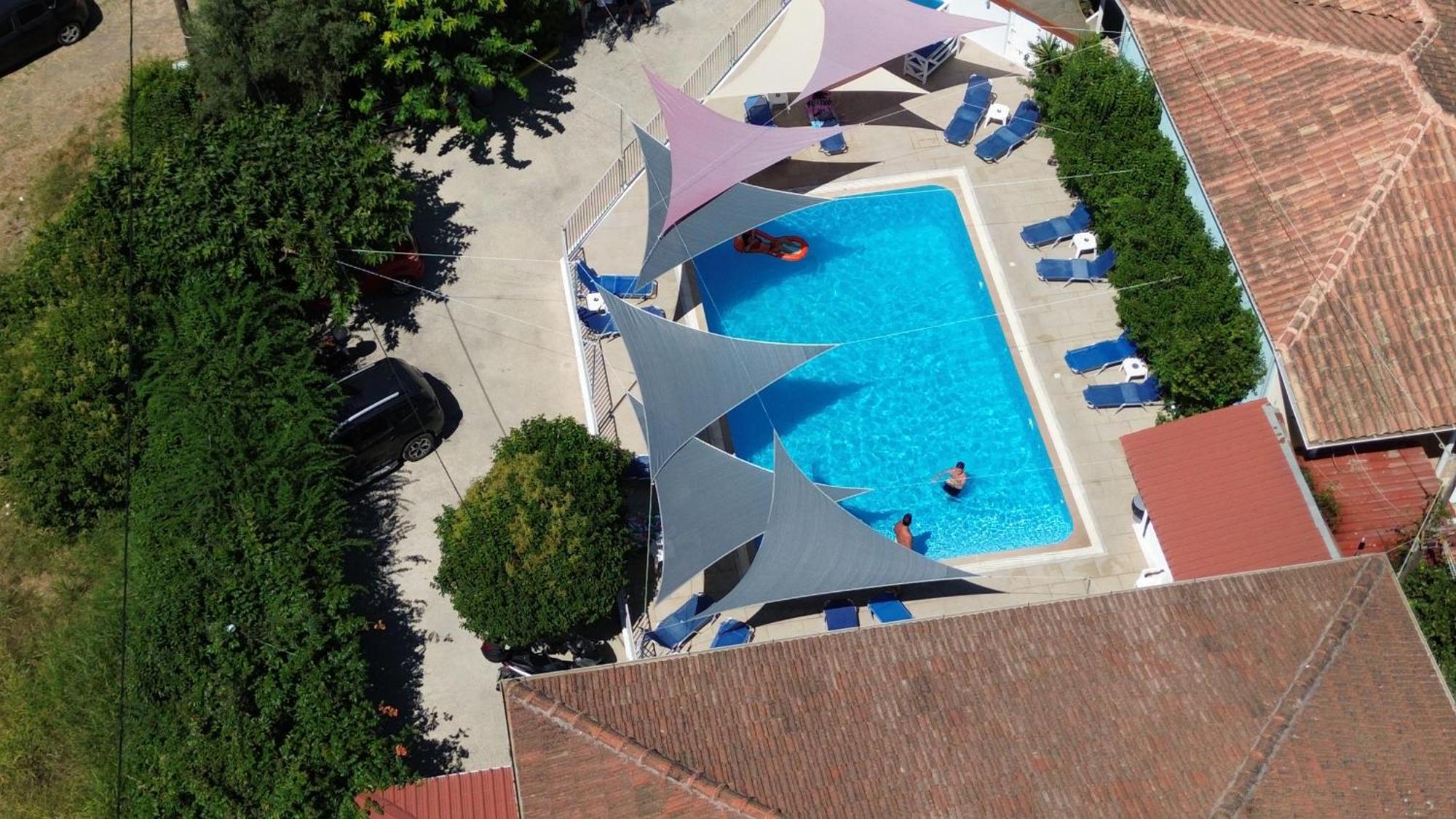 Polyxenis Aparthotel 3*