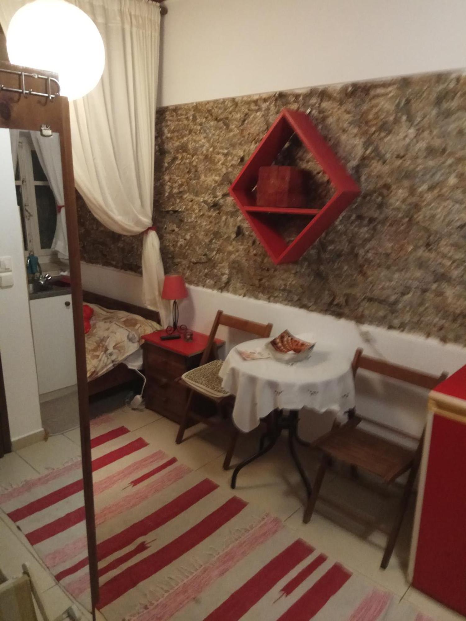 Apartment Small Sweet Romantic *