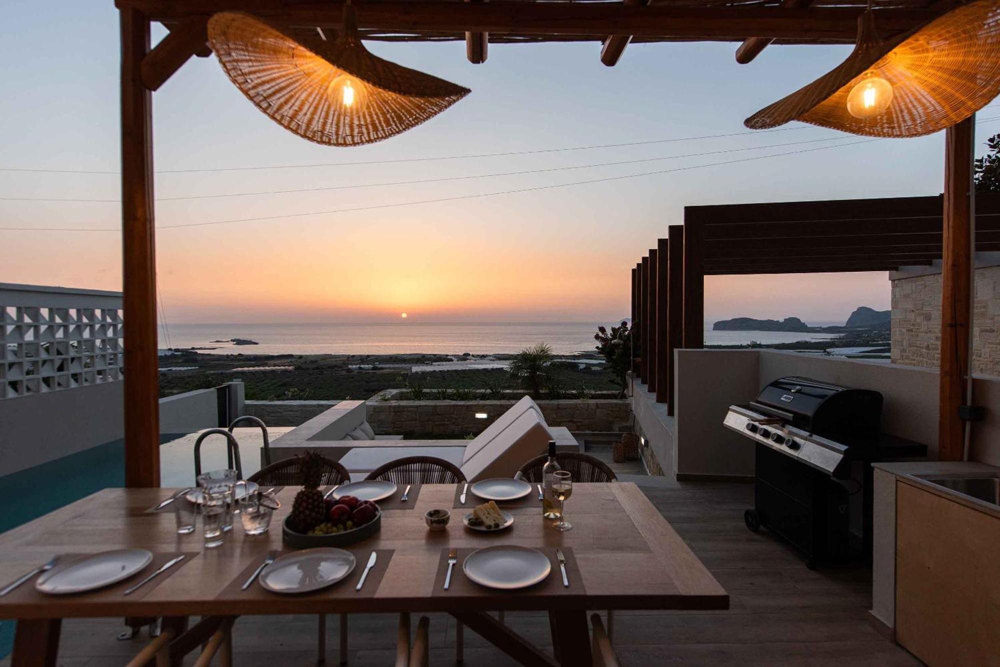 Luxury Villa *