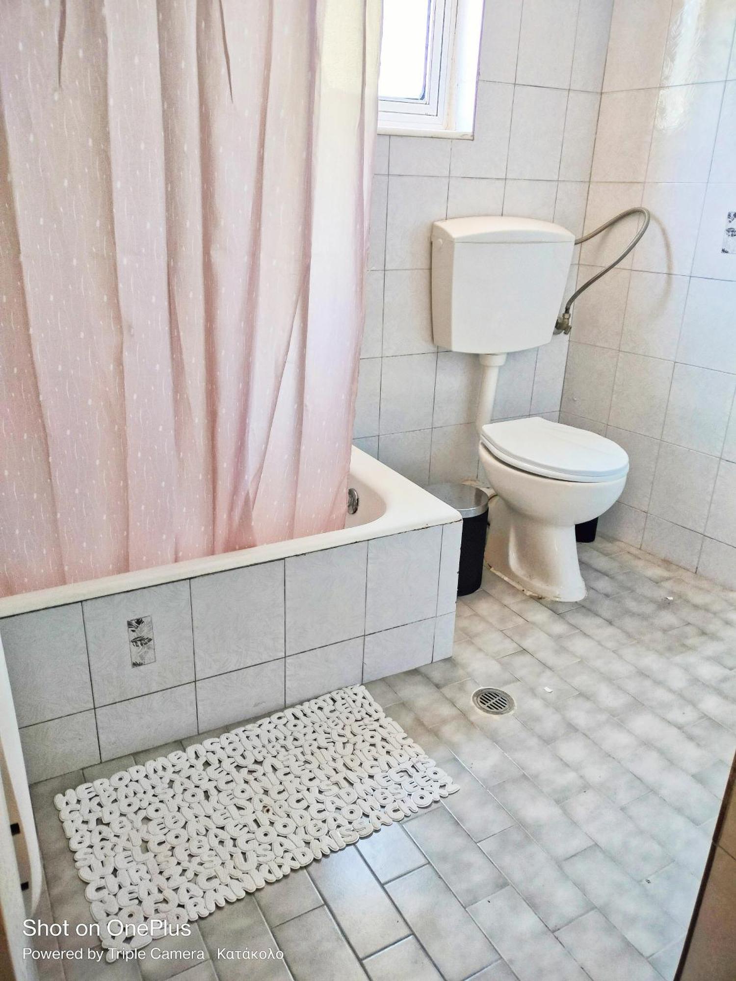 House Near Olympia Sleeps 6 Apartment
