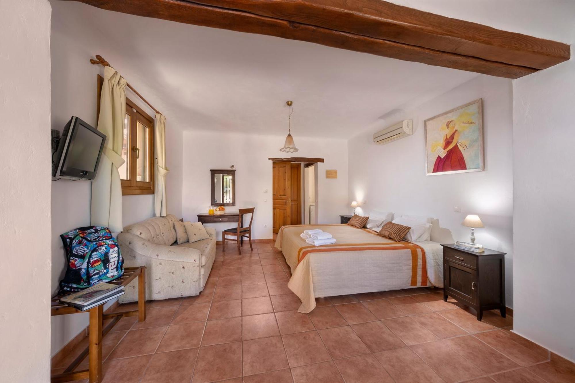 Alkifron Aparthotel 2*